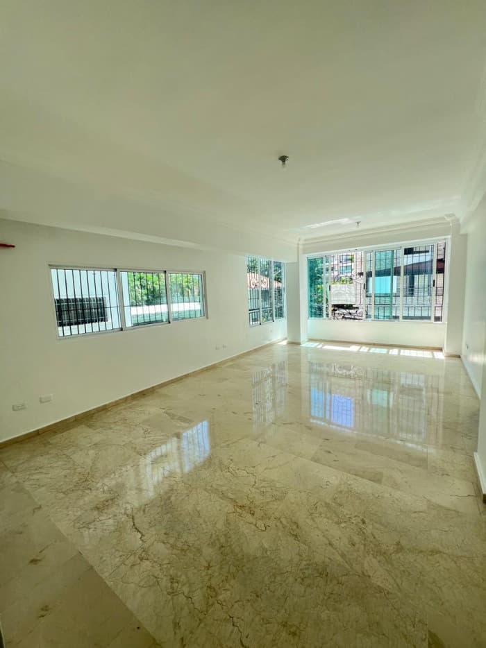 Amplio apartamento en Vent de 3 Habitaciones Piantini - foto 1