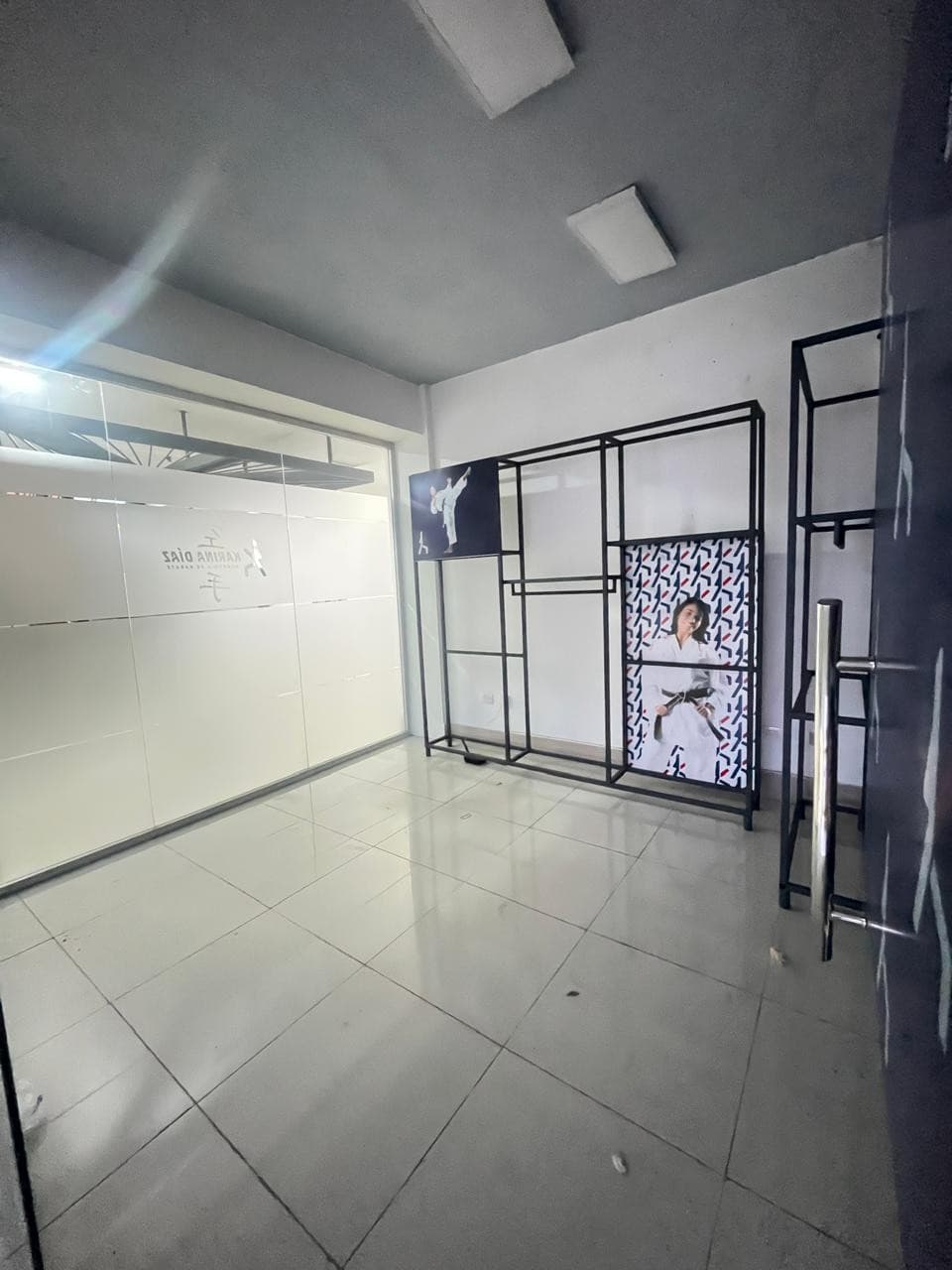 Local Comercial en el Millon en Alquiler - foto 1