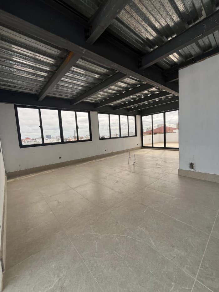Penthouse en Venta en Renacimiento de 2 Habitaciones - foto 1