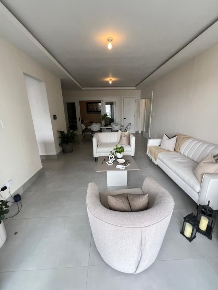 Apartamento en Venta en Evaristo Morales, Santo Domingo - foto 3