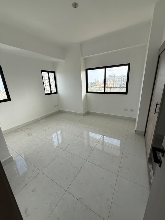 Apartamento en alquiler con línea blanca la Julia - foto 3