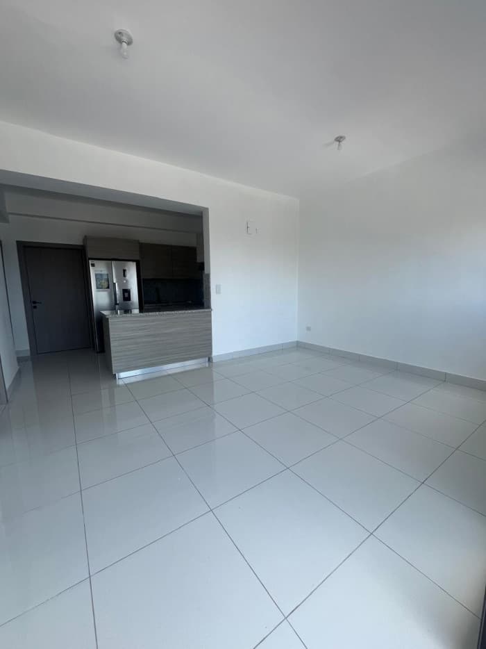 Apartamento en alquiler con línea blanca la Julia - foto 4