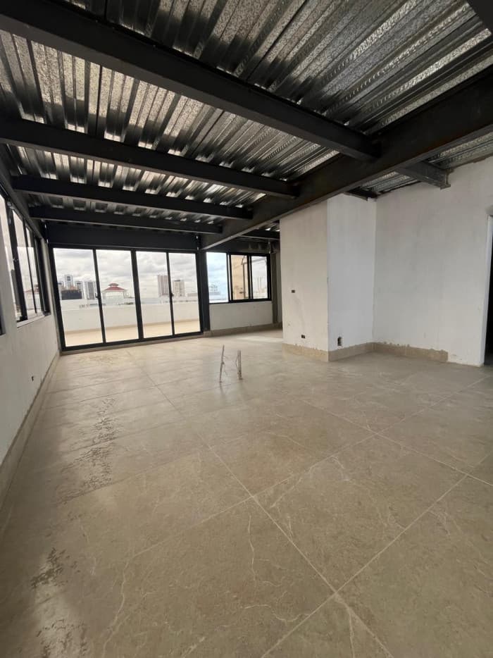 Penthouse en Venta en Renacimiento de 2 Habitaciones - foto 4