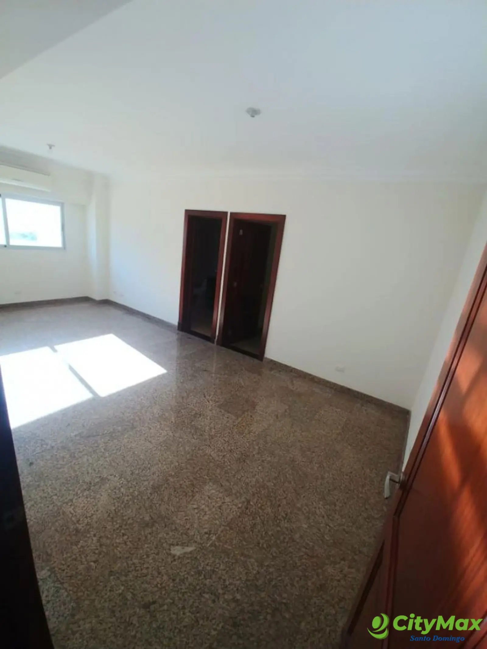 PENTHOUSE EN VENTA EN BELLA VISTA LISTO PARA VIVIR - foto 1