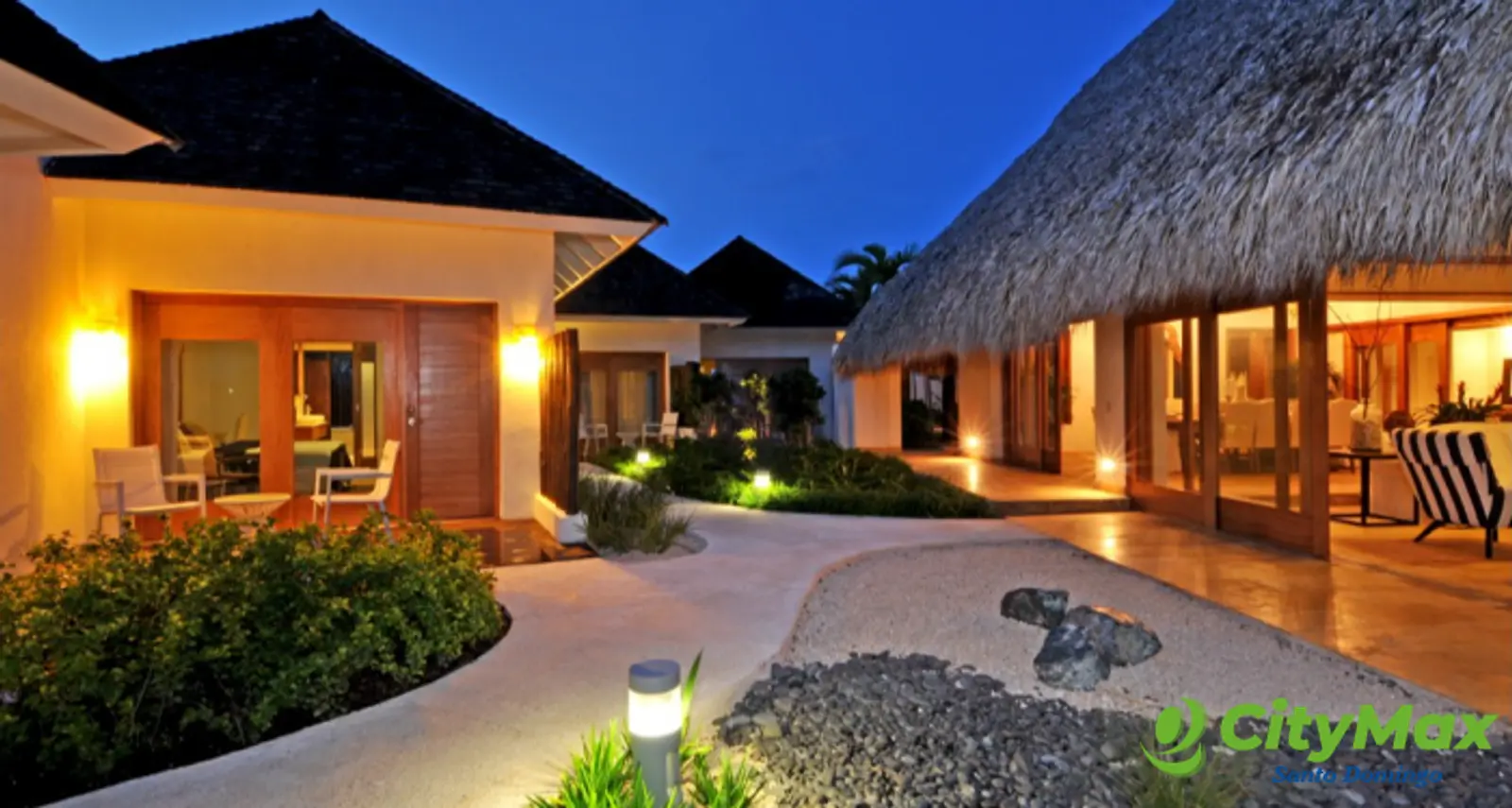 Se vende Golf Villa con Vista al mar en Cap Cana 5 hab - foto 1