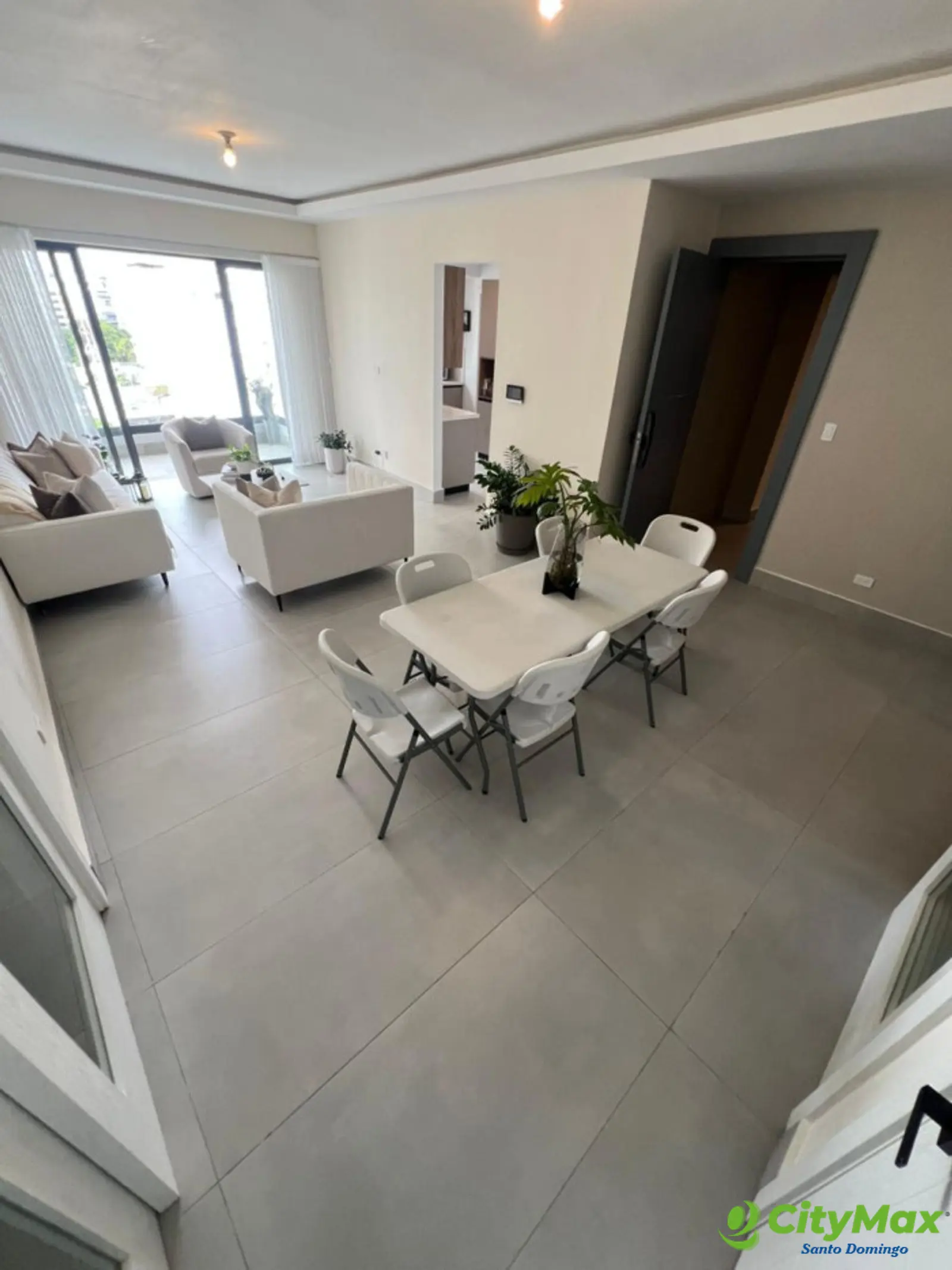 Apartamento en Venta en Evaristo Morales, Santo Domingo - foto 1