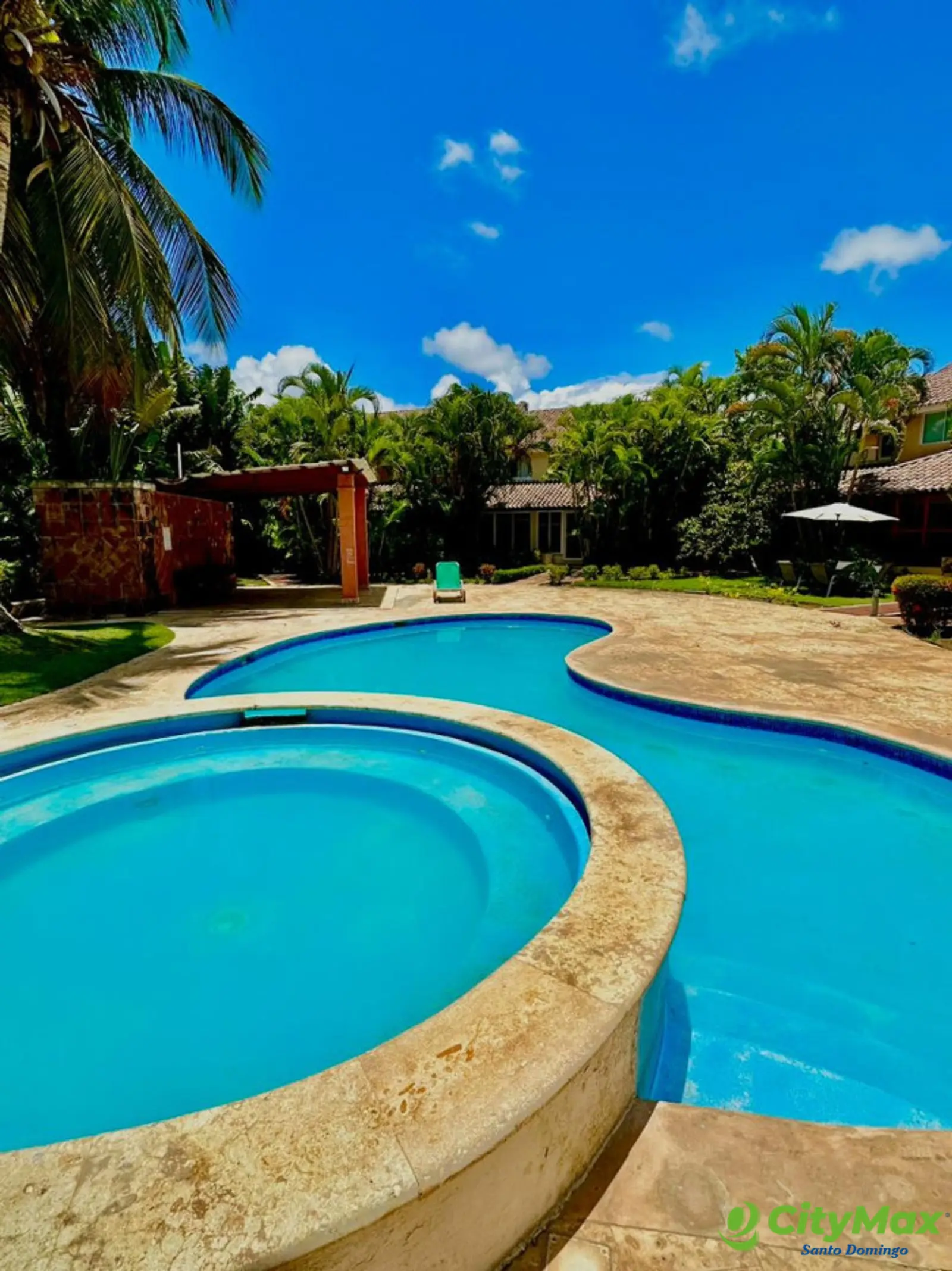 CASA EN RENTA Y VENTA EN JUAN DOLIO AMUEBLADA - foto 1