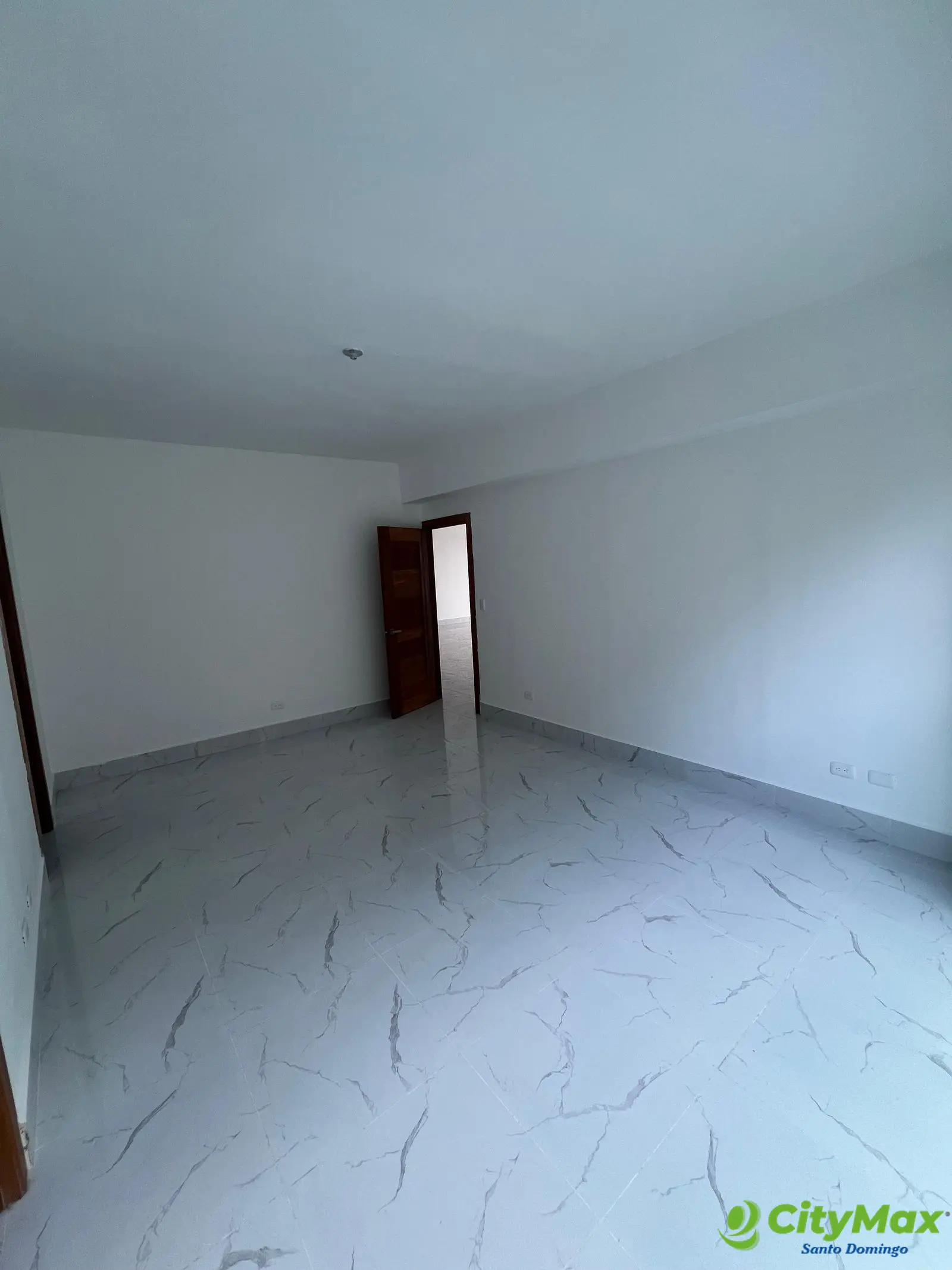 Apartamento en Venta en Bella Vista 3 parqueos - foto 1