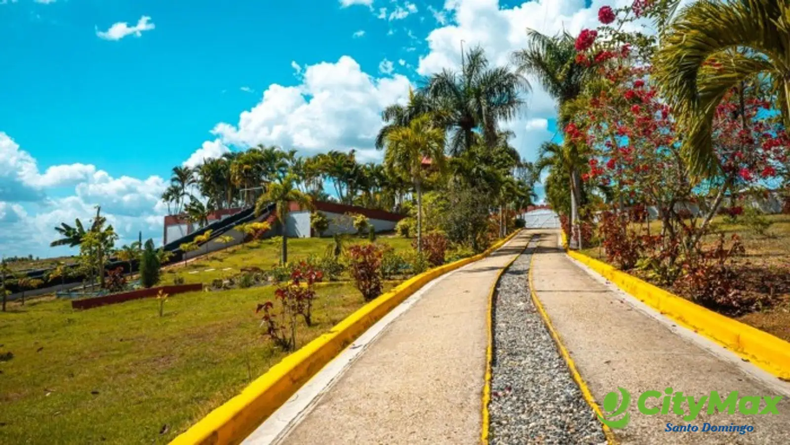 Villa Amueblada en Venta en Pedro Brand con piscina - foto 1