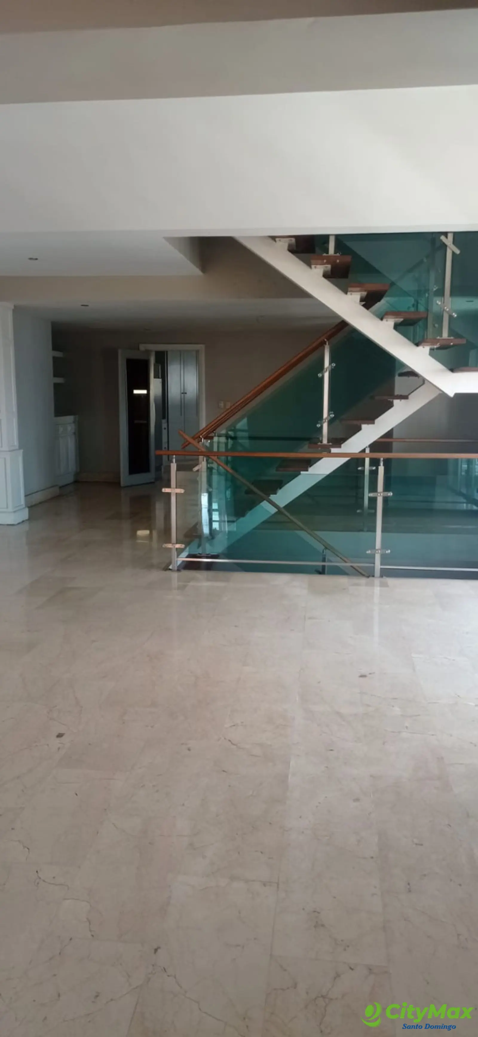 Penthouse en venta de 3 habitaciones en Bella Vista - foto 1