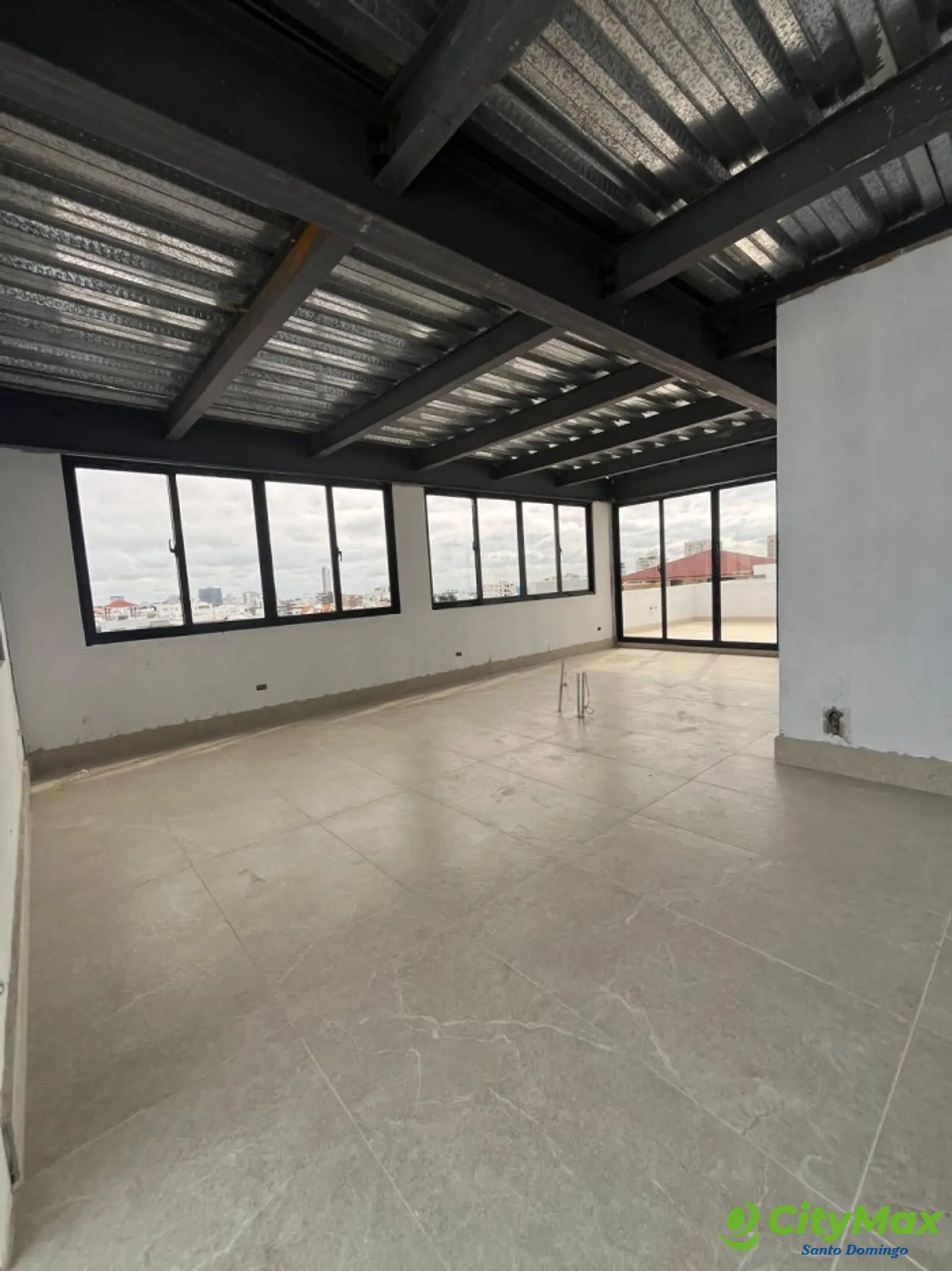 Penthouse en Venta en Renacimiento de 2 Habitaciones - foto 1