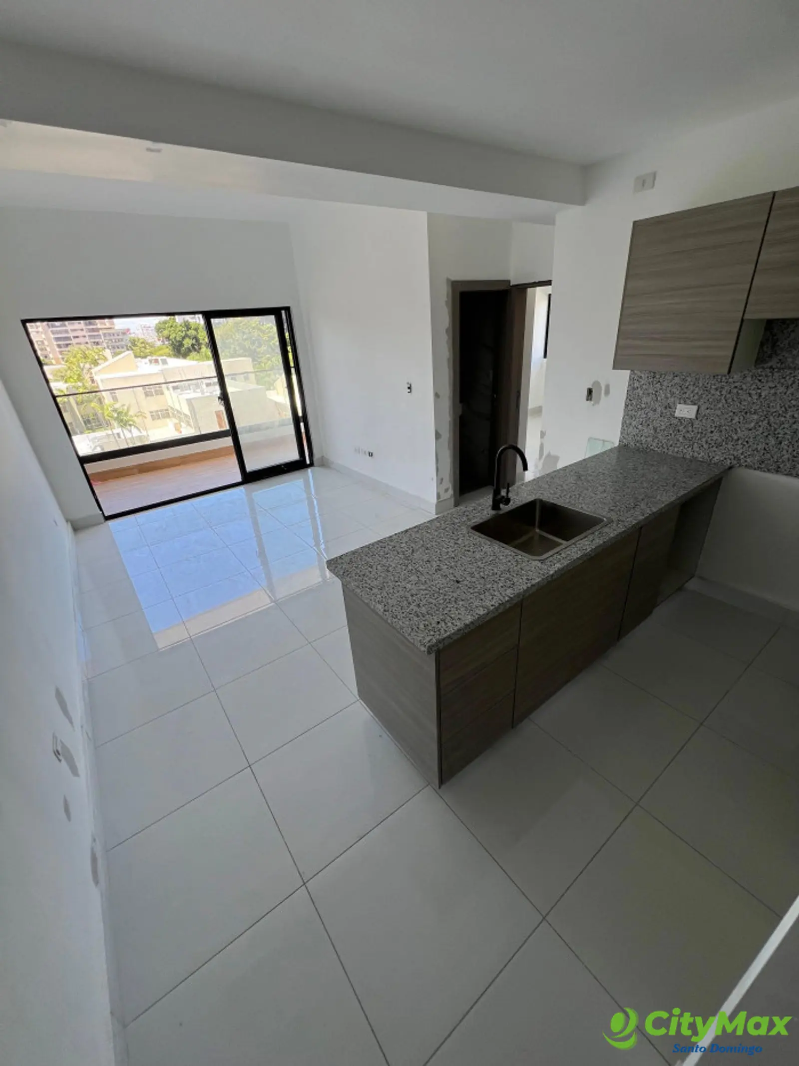 Apartamento venta en La Julia con Balcon Tipo Terraza - foto 1