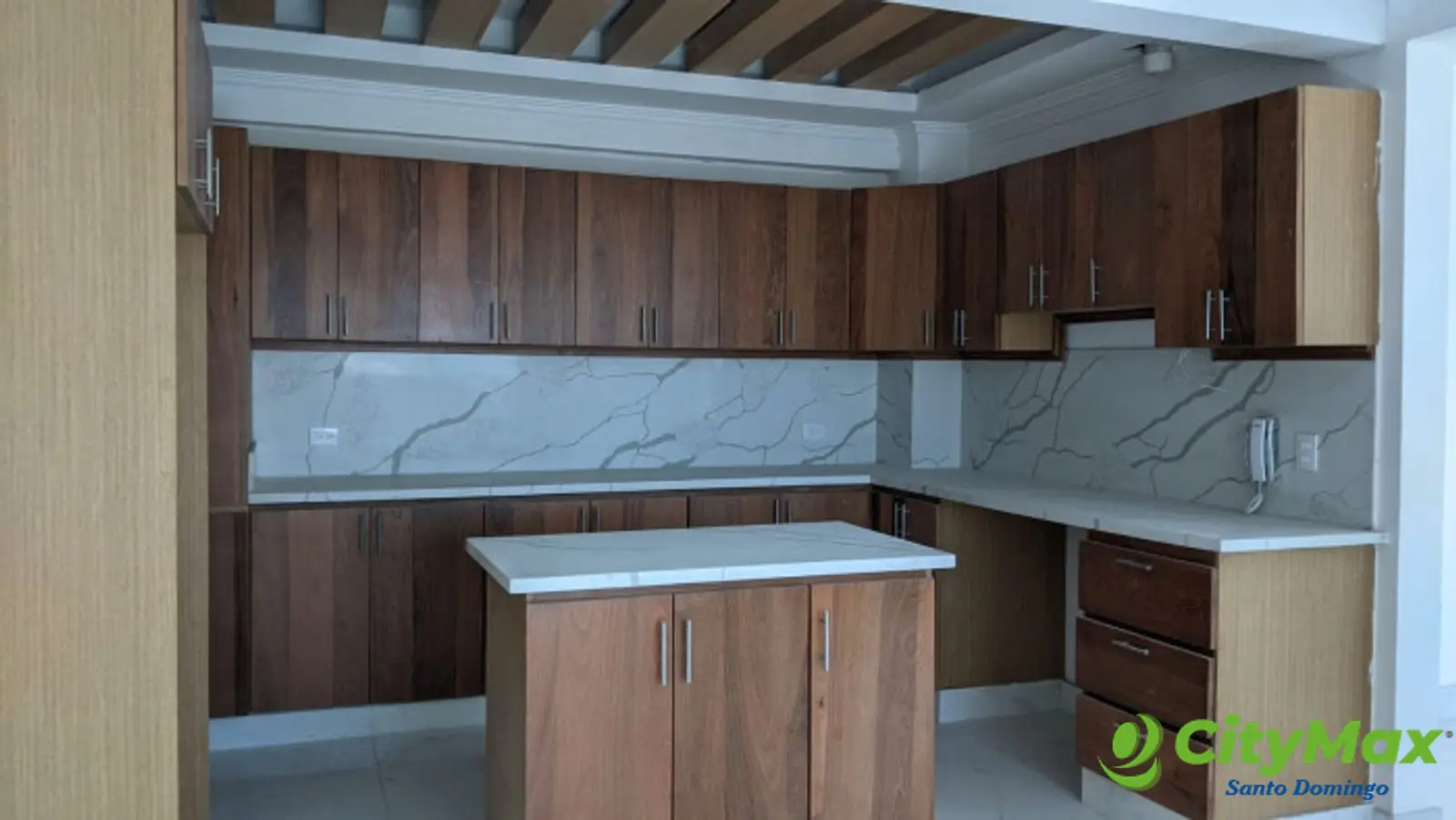 En venta PH Nuevo de 3 niveles en ALMA ROSA I - foto 1