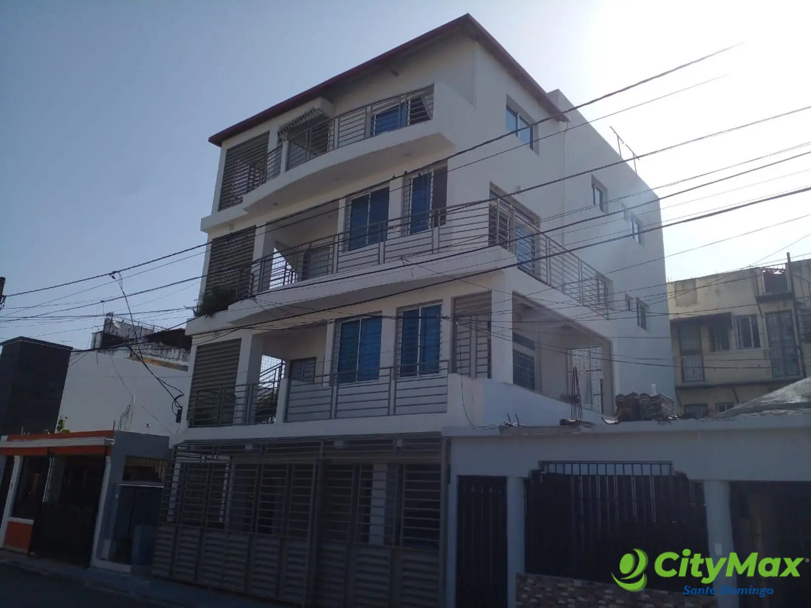 Edificio de Apartamentos En Venta en la Zona Oriental - Fachada