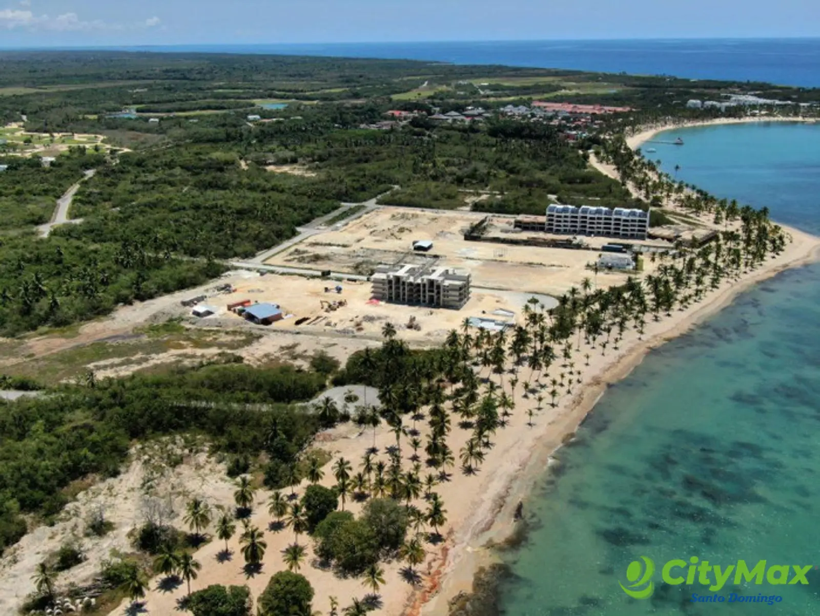 Solar en venta en La Romana, segunda linea de playa  - foto 1