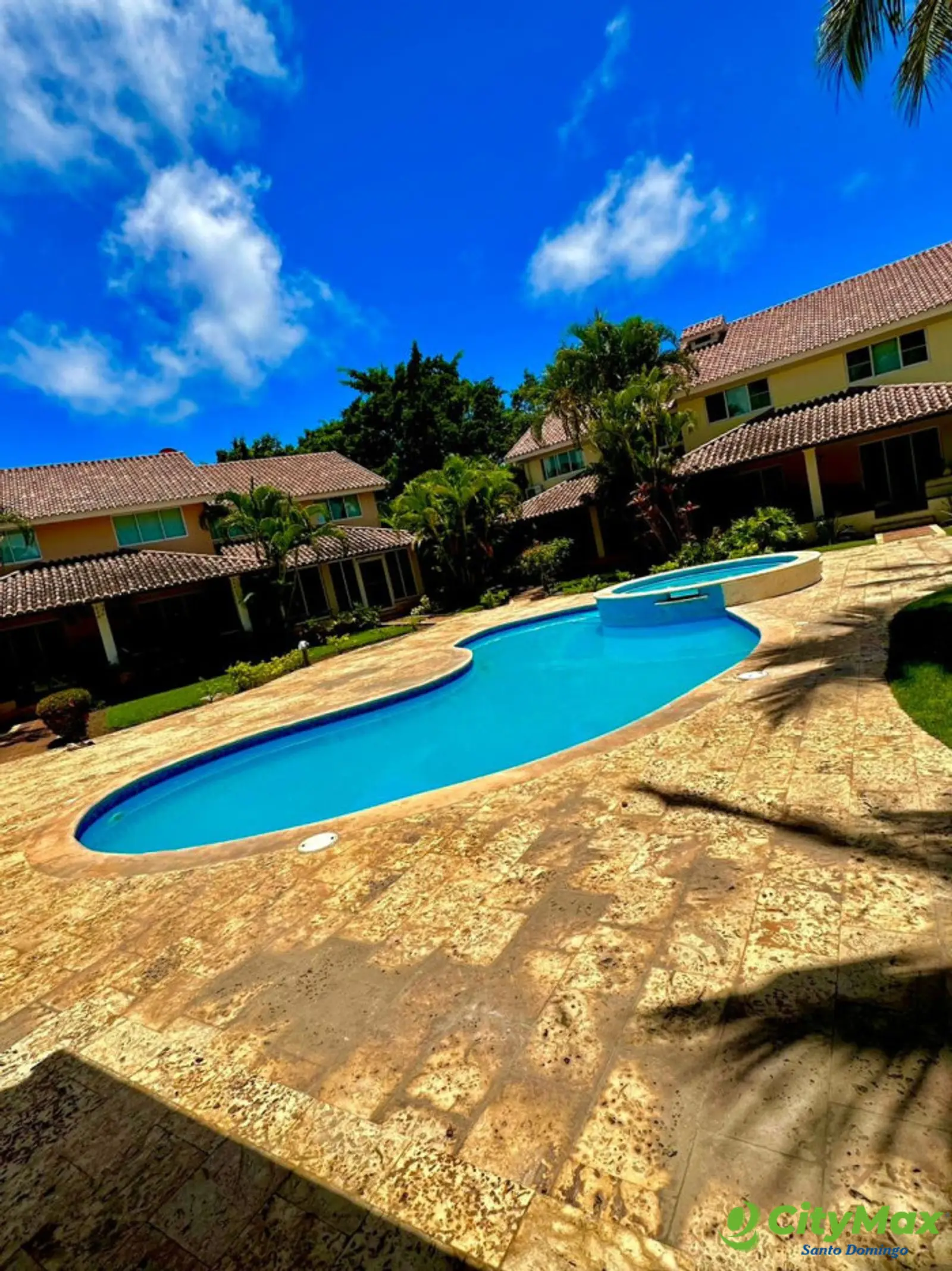 CASA EN RENTA Y VENTA EN JUAN DOLIO AMUEBLADA - foto 3