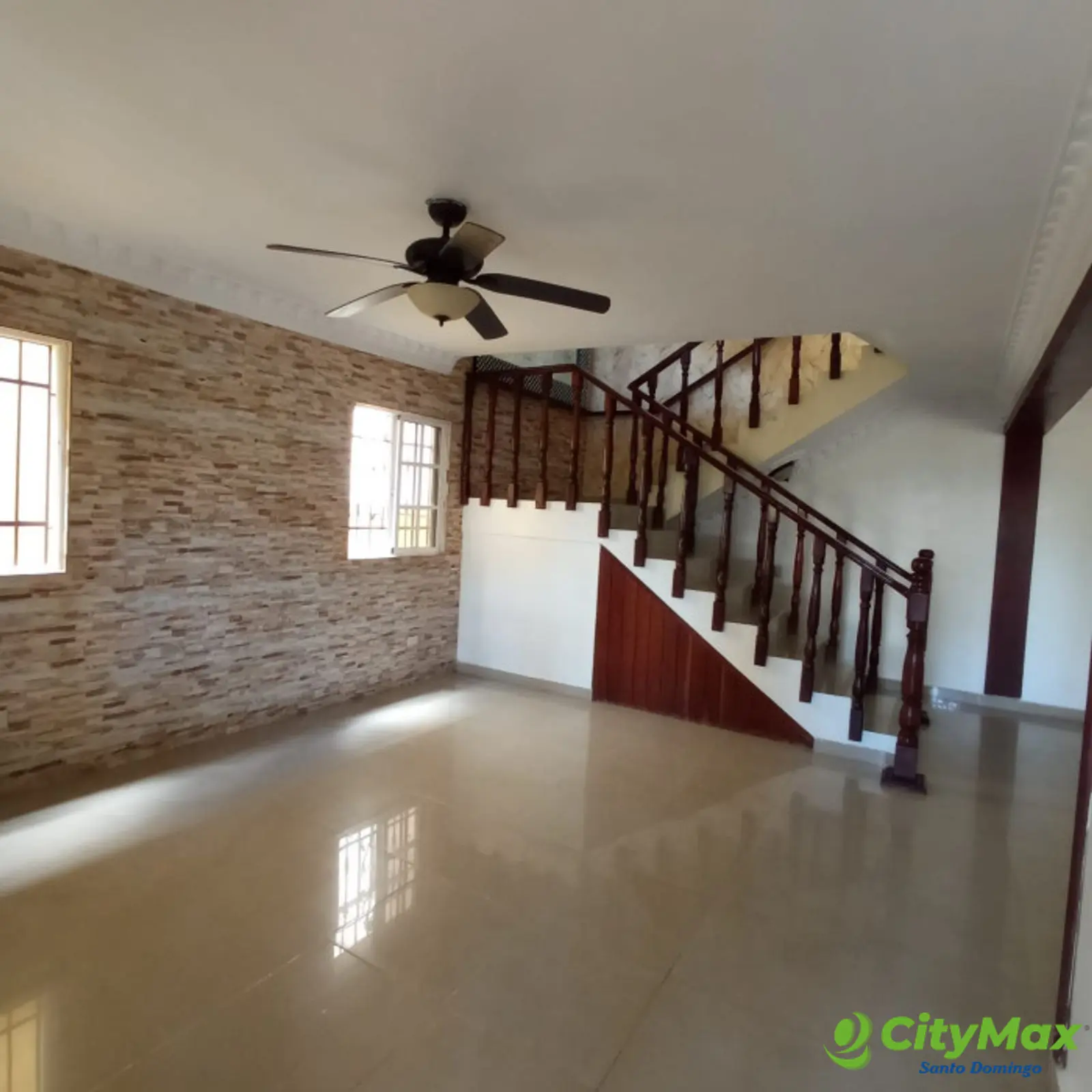 Casa en venta de 3 niveles en la Zona Oriental, S.D.E. - foto 8