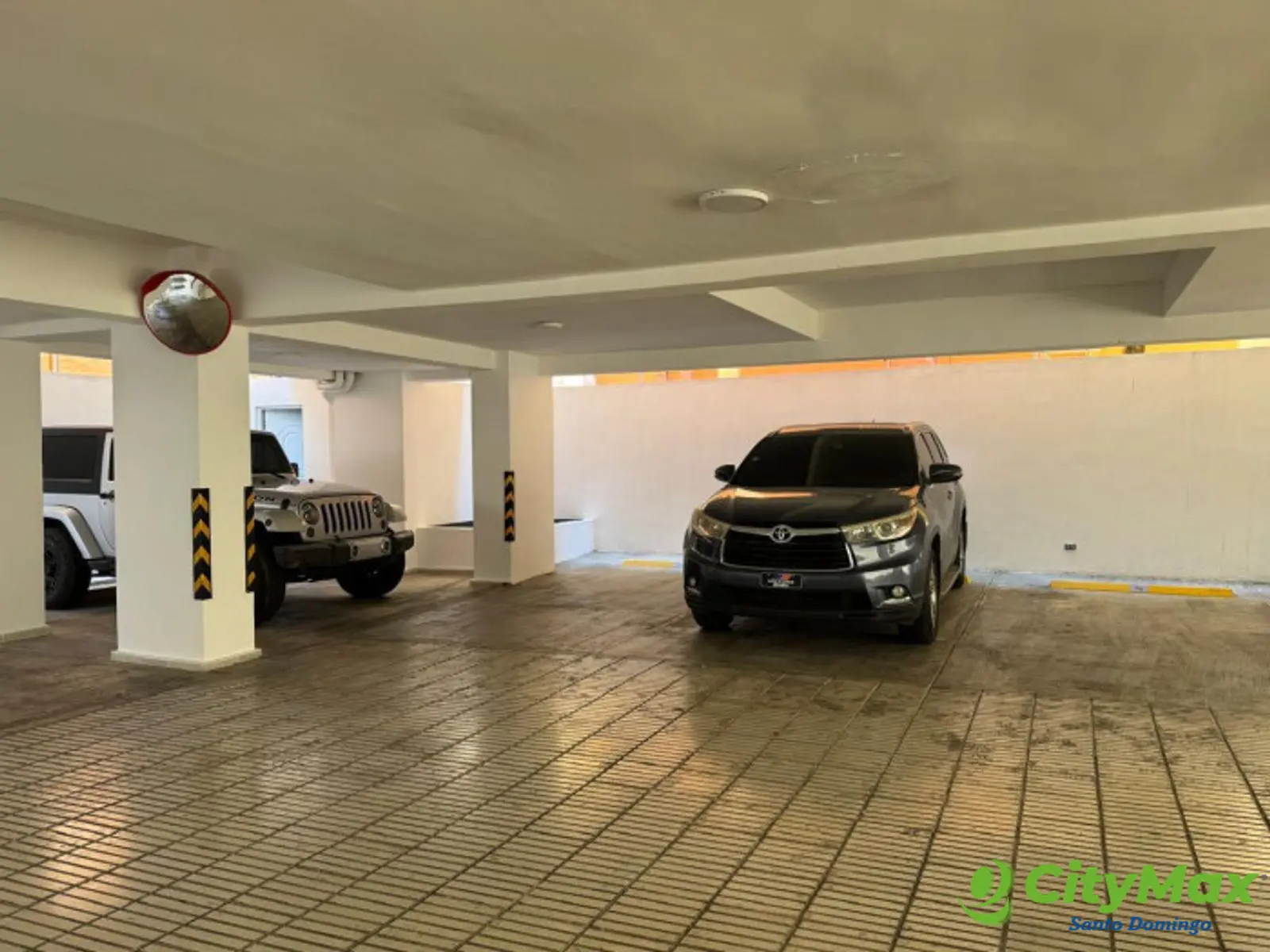 Penthouse en Venta de 2 Niveles en Urbanización Real - foto 16