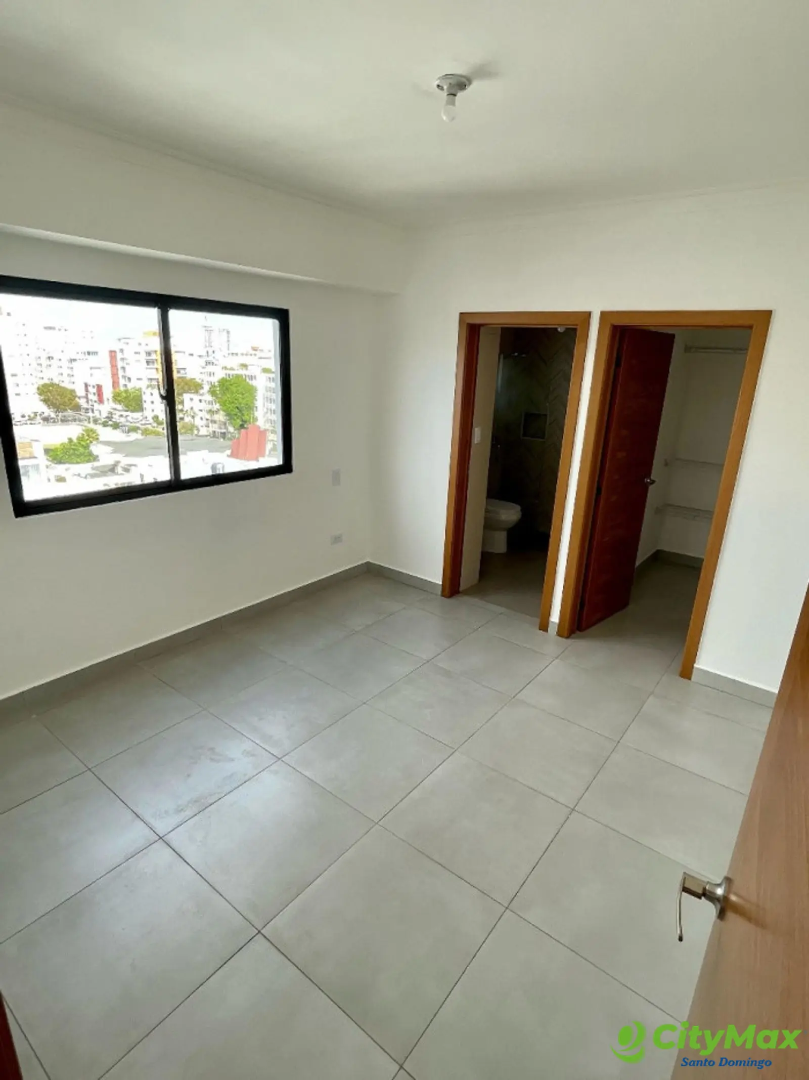 Apartamento en Evaristo Morales 2 hab. en Alquiler - foto 3
