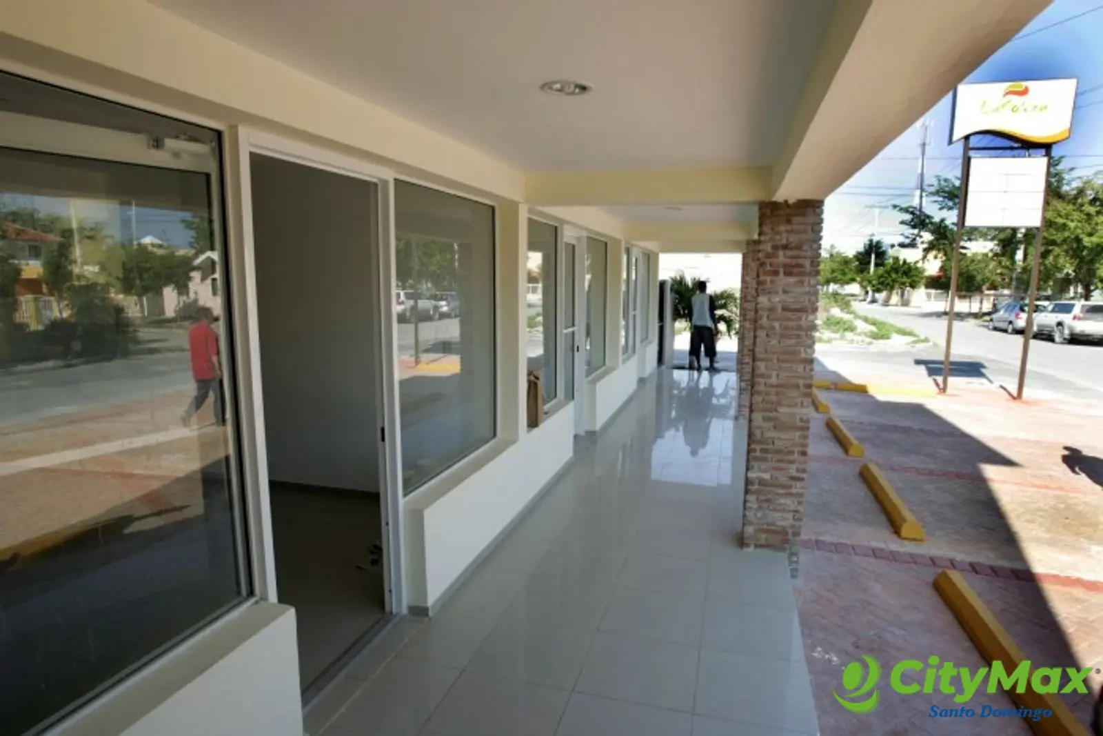 Vendo Plaza Comercial Para inversión en Bávaro - foto 10