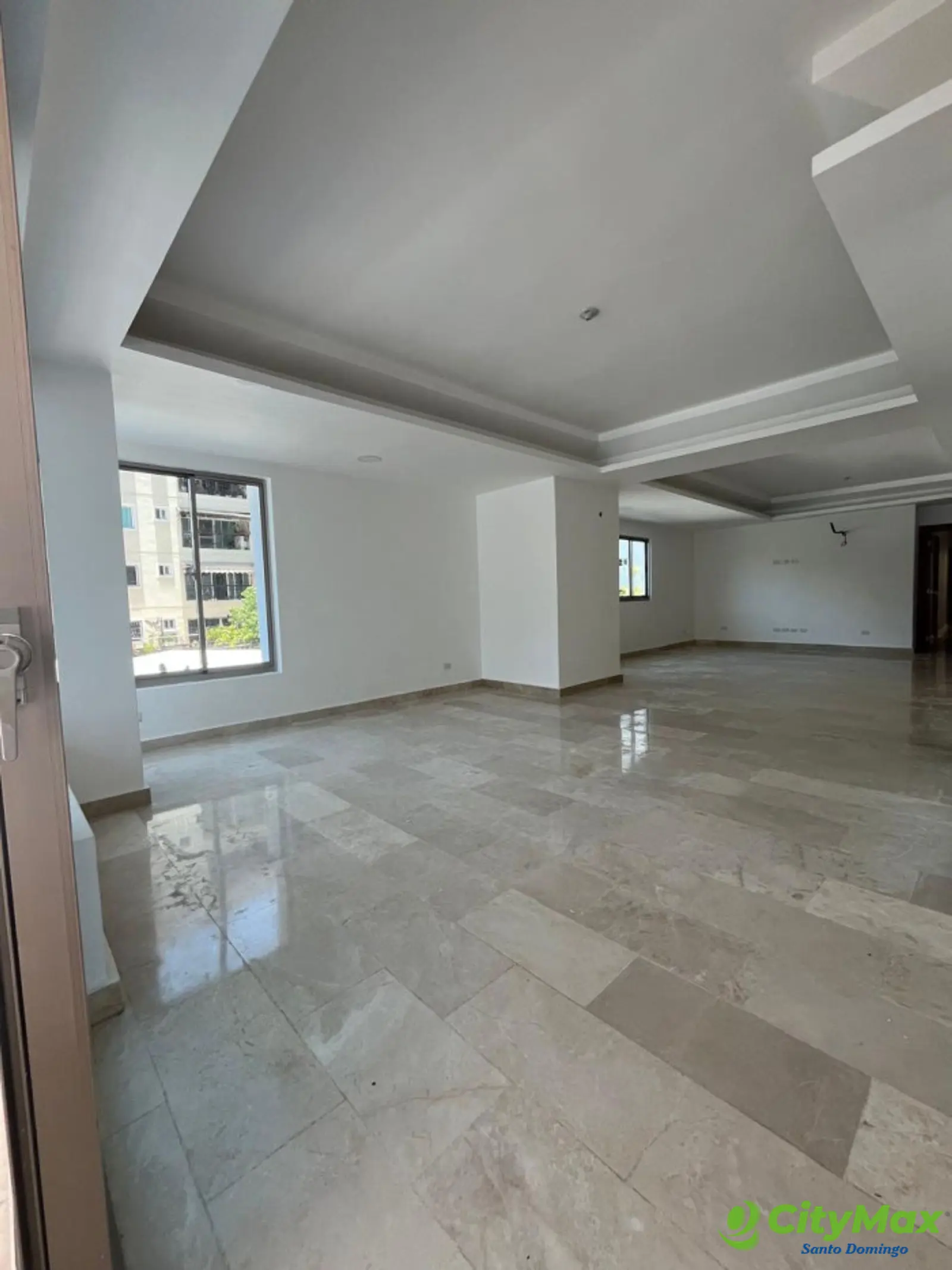 Apartamento con terraza privada en Venta en  Urb. Real - foto 5