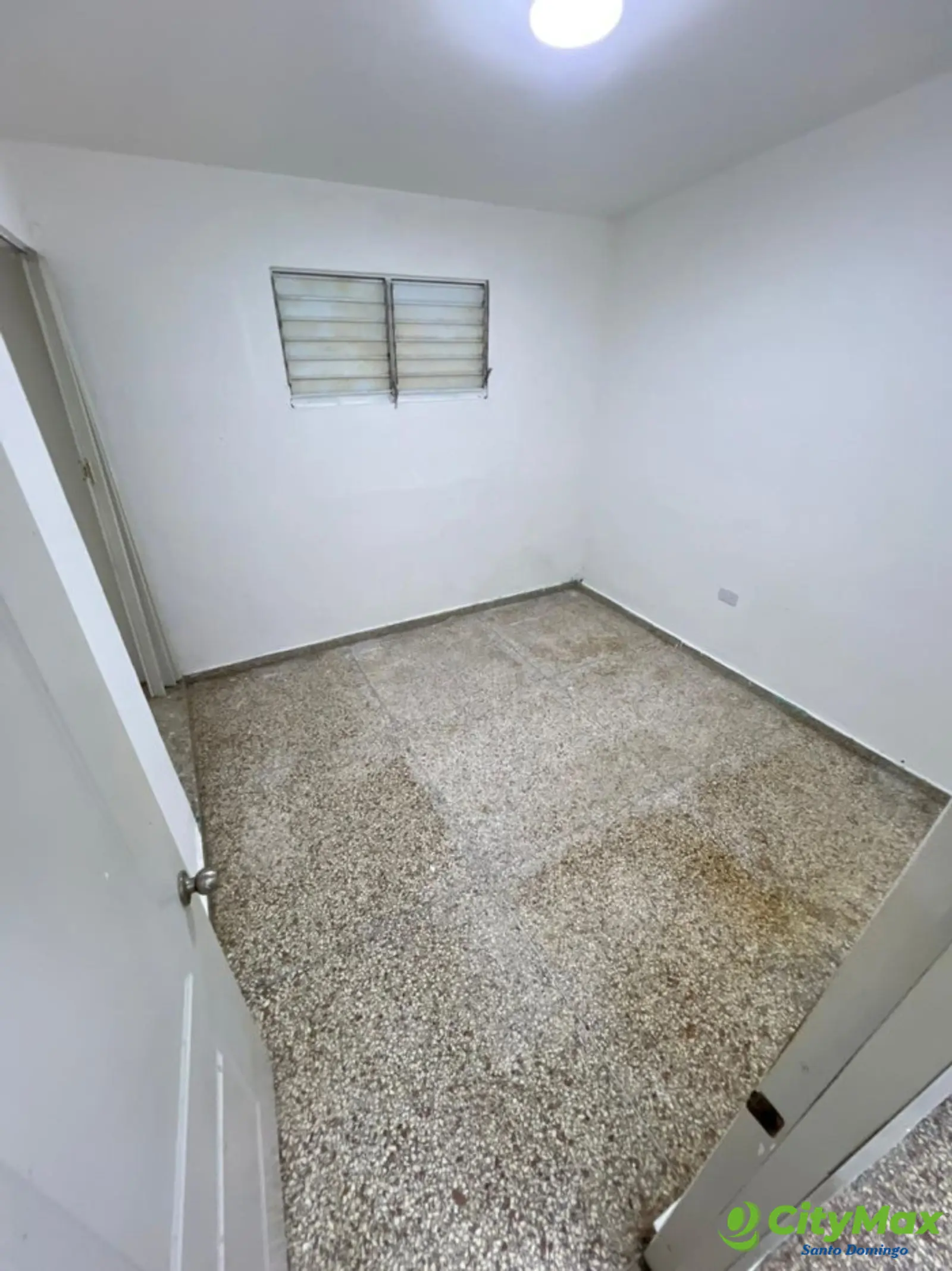 En Alquiler Local Comercial de 325 Mt2 en Mirador Sur - foto 12
