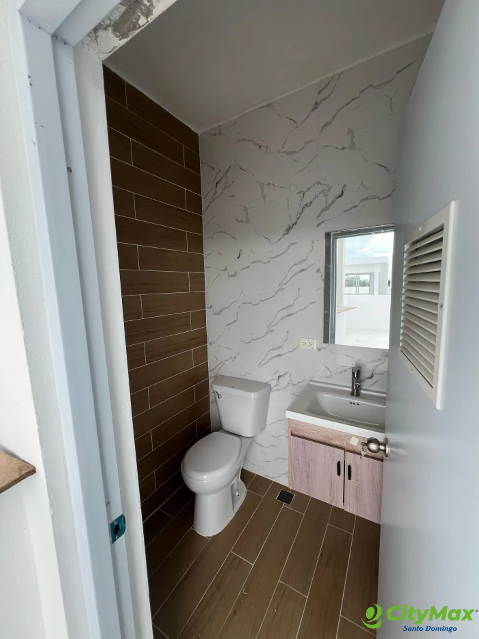 Vendo casa en prado oriental con espectacular diseño - foto 3