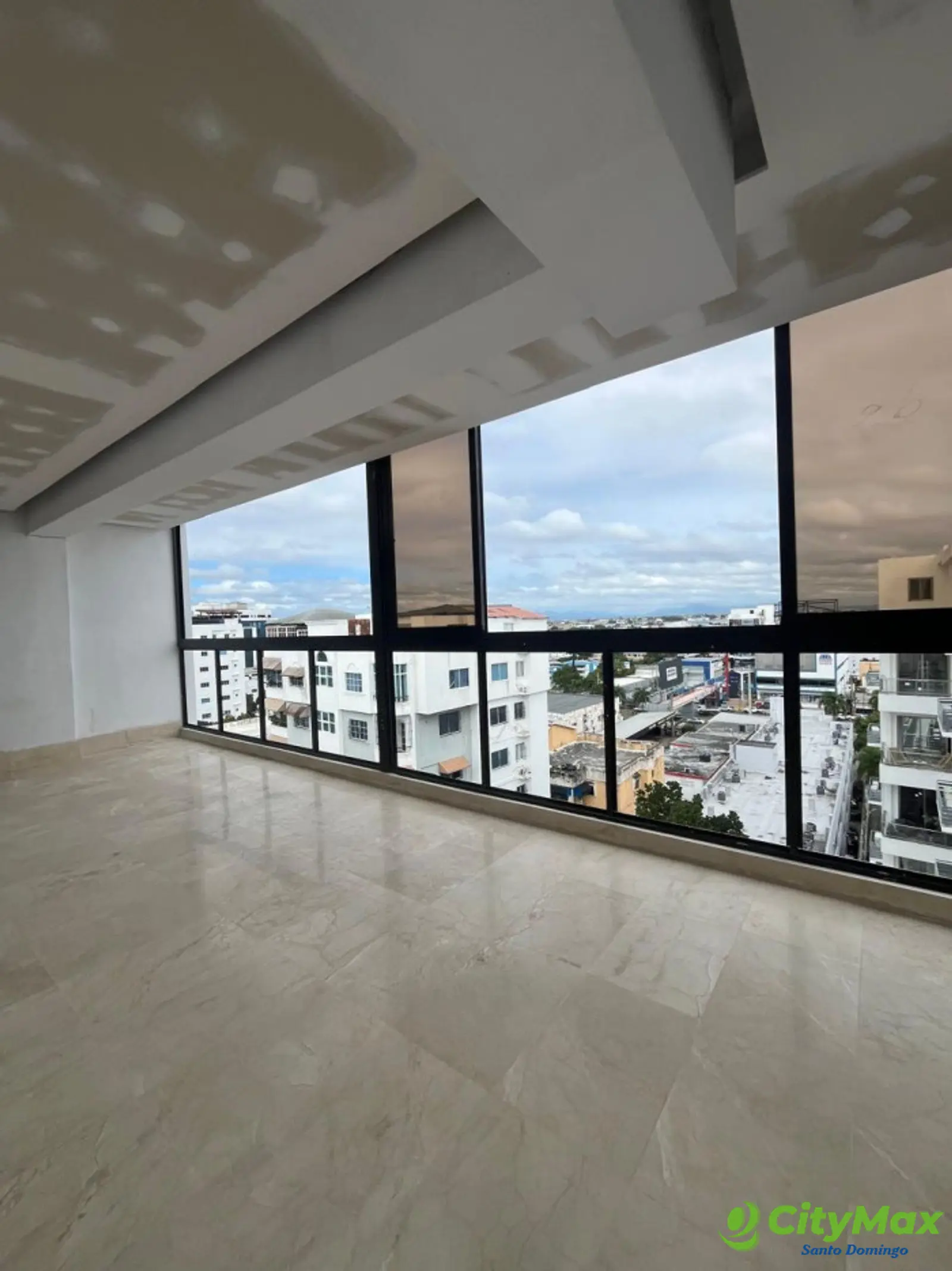 Penthouse en Venta en Renacimiento de 2 Habitaciones - foto 6