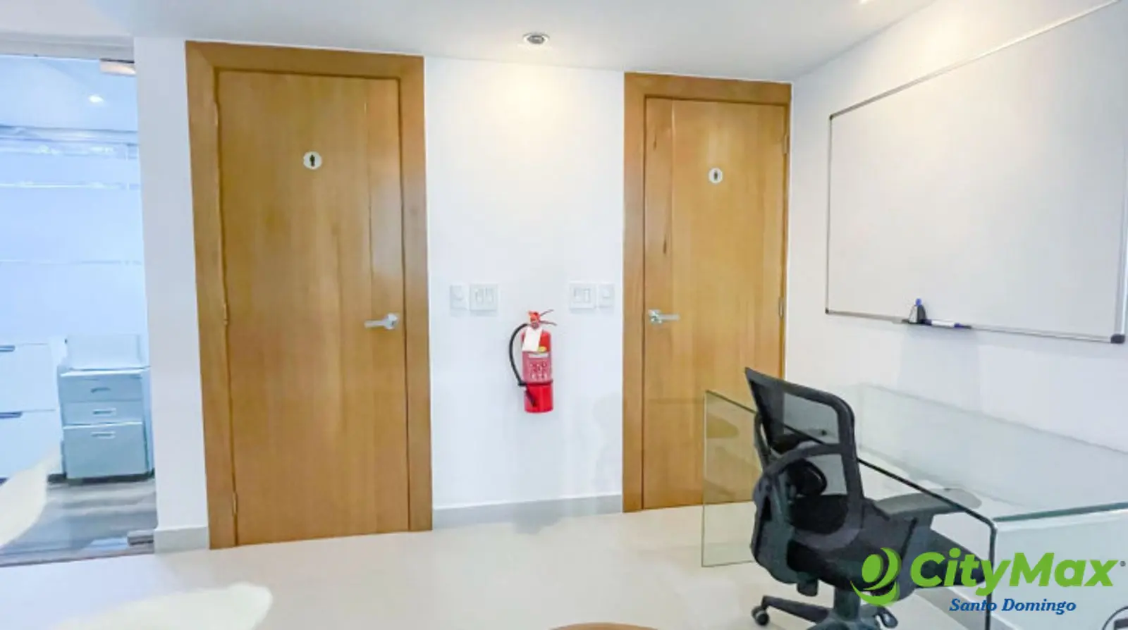 Oficina Amueblada en Venta o Alquiler en Gazcue - foto 10