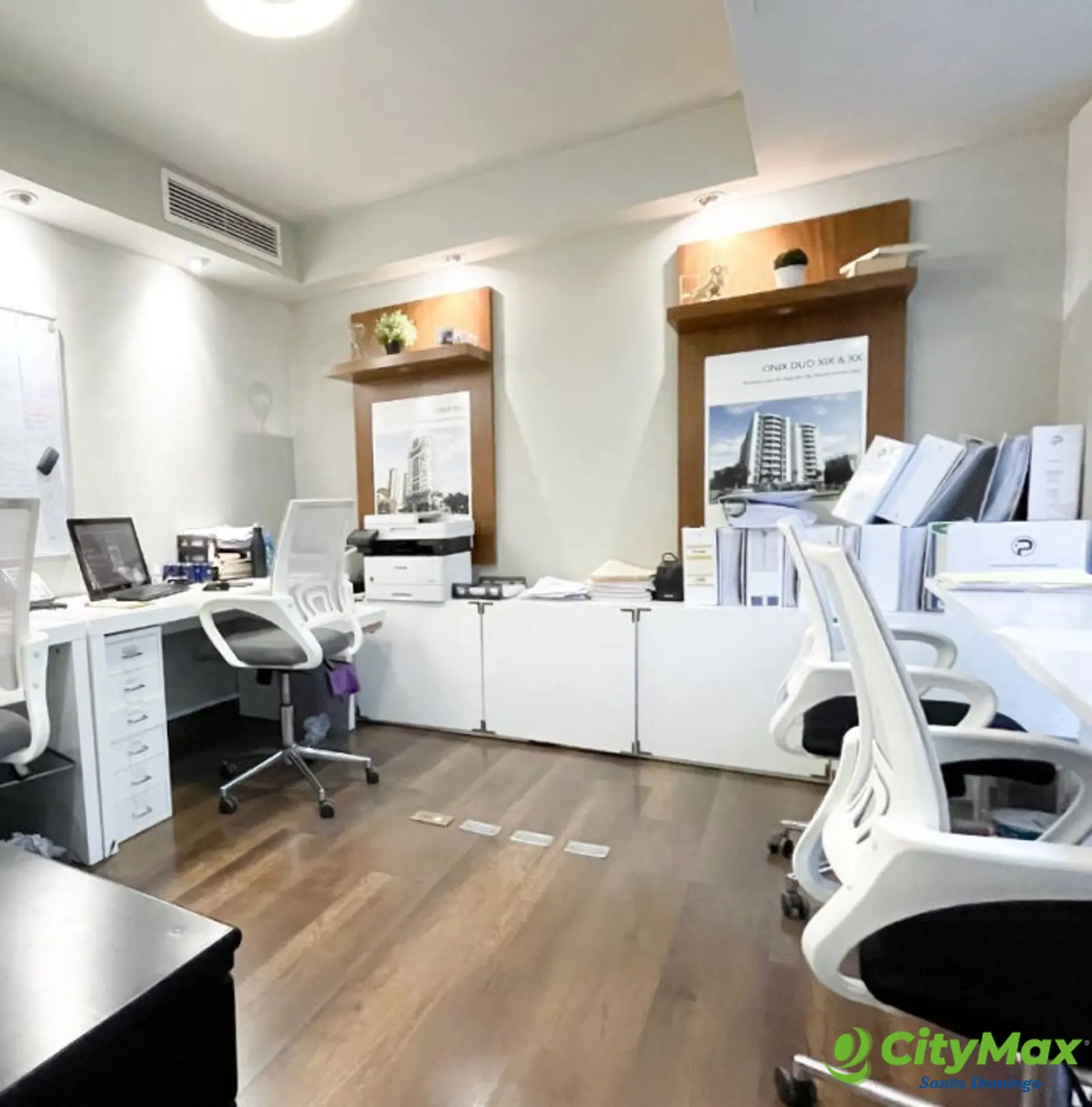Oficina Amueblada en Venta o Alquiler en Gazcue - foto 5