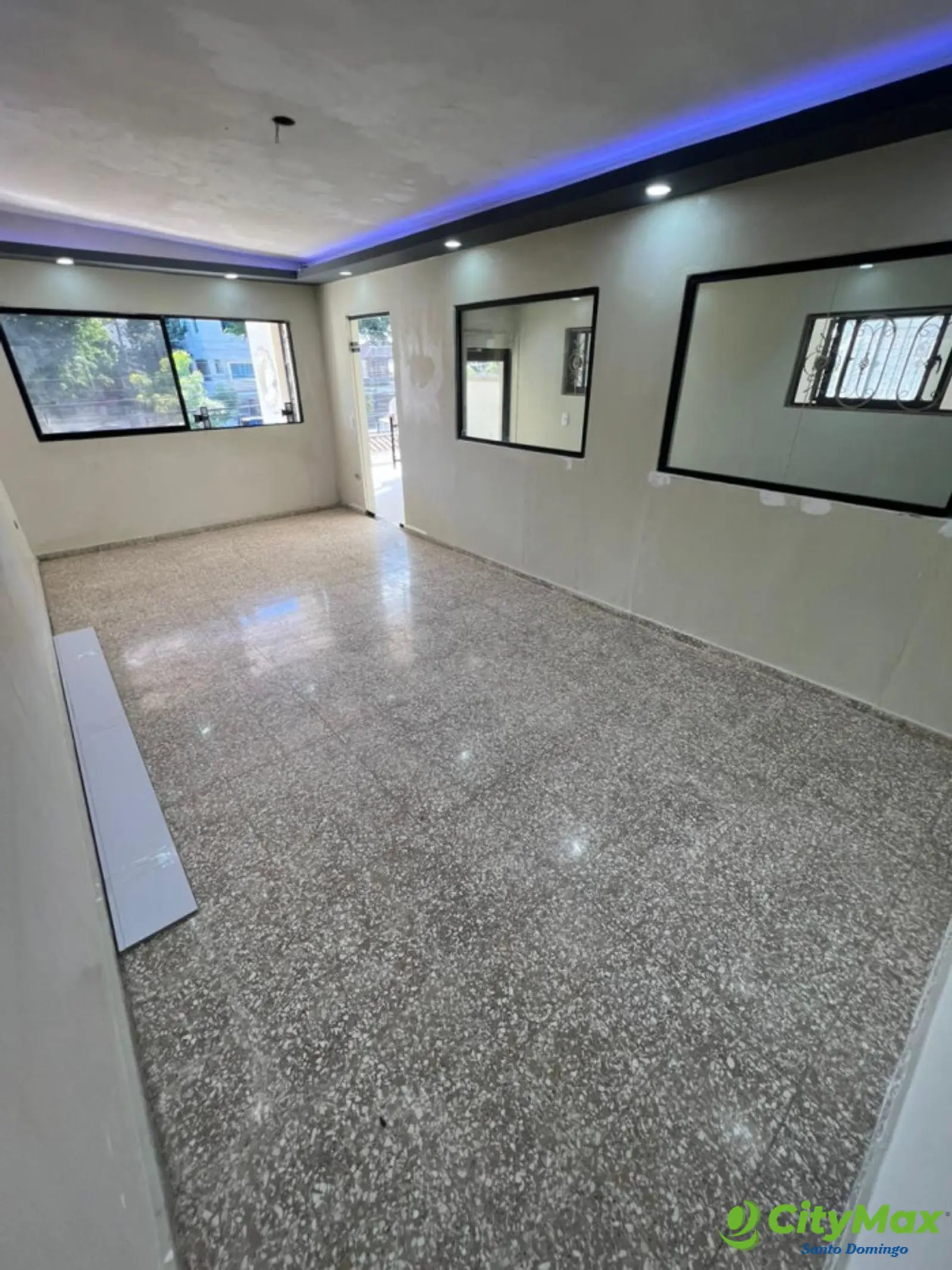 Local comercial en el Ensanche Claret - foto 13