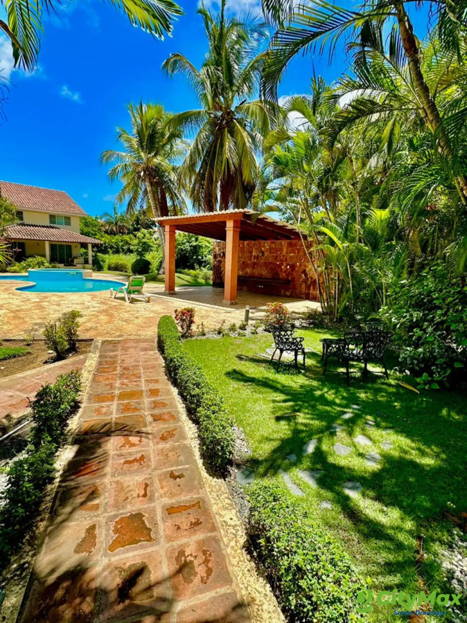 CASA EN RENTA Y VENTA EN JUAN DOLIO AMUEBLADA - foto 5