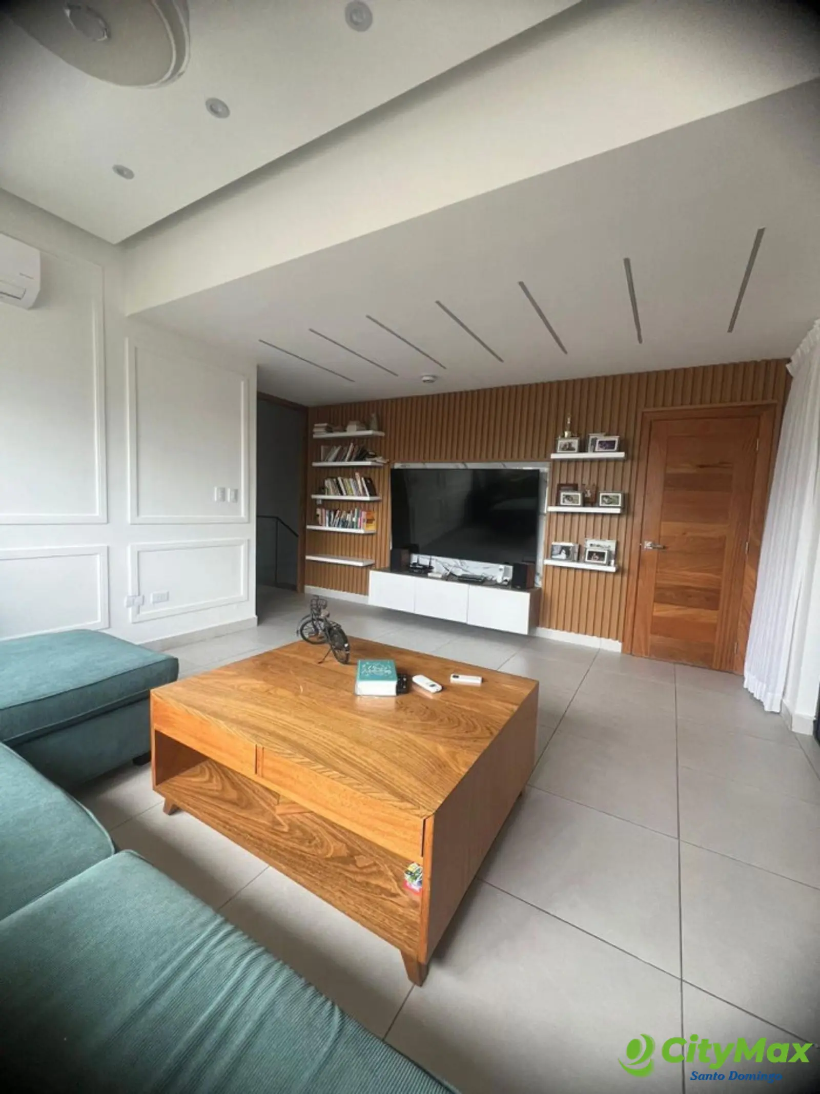 Penthouse en Venta de 2 Niveles en Urbanización Real - foto 7