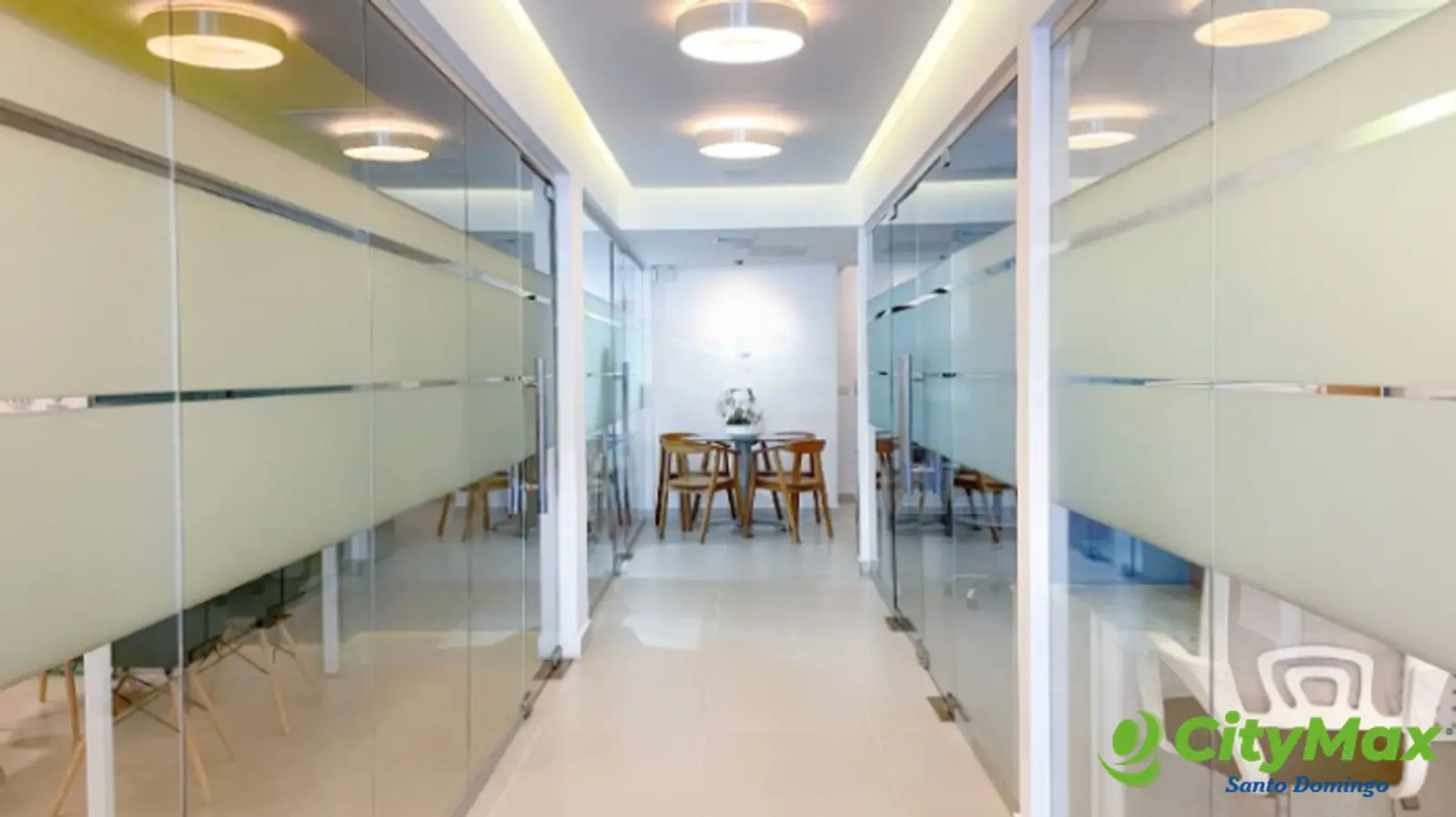 Oficina Amueblada en Venta o Alquiler en Gazcue - foto 12
