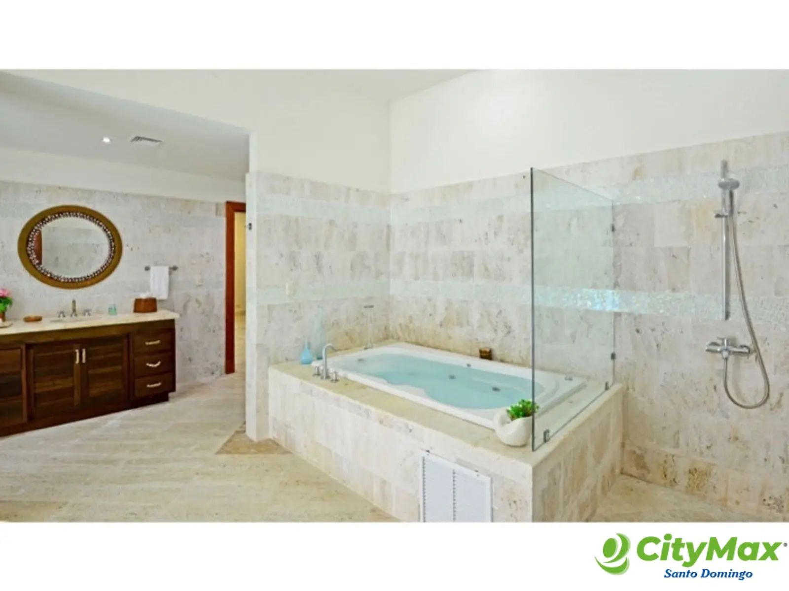 Se vende Villa con Playa privada en Juanillo Cap Cana.  - foto 9