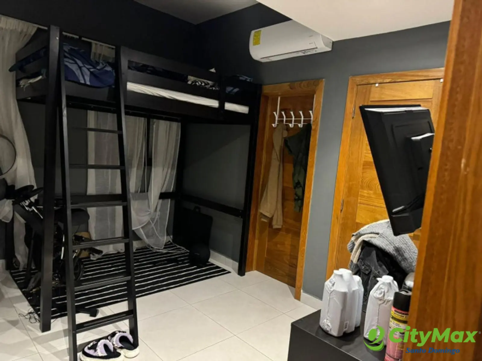 Penthouse en Venta de 2 Niveles en Urbanización Real - foto 12