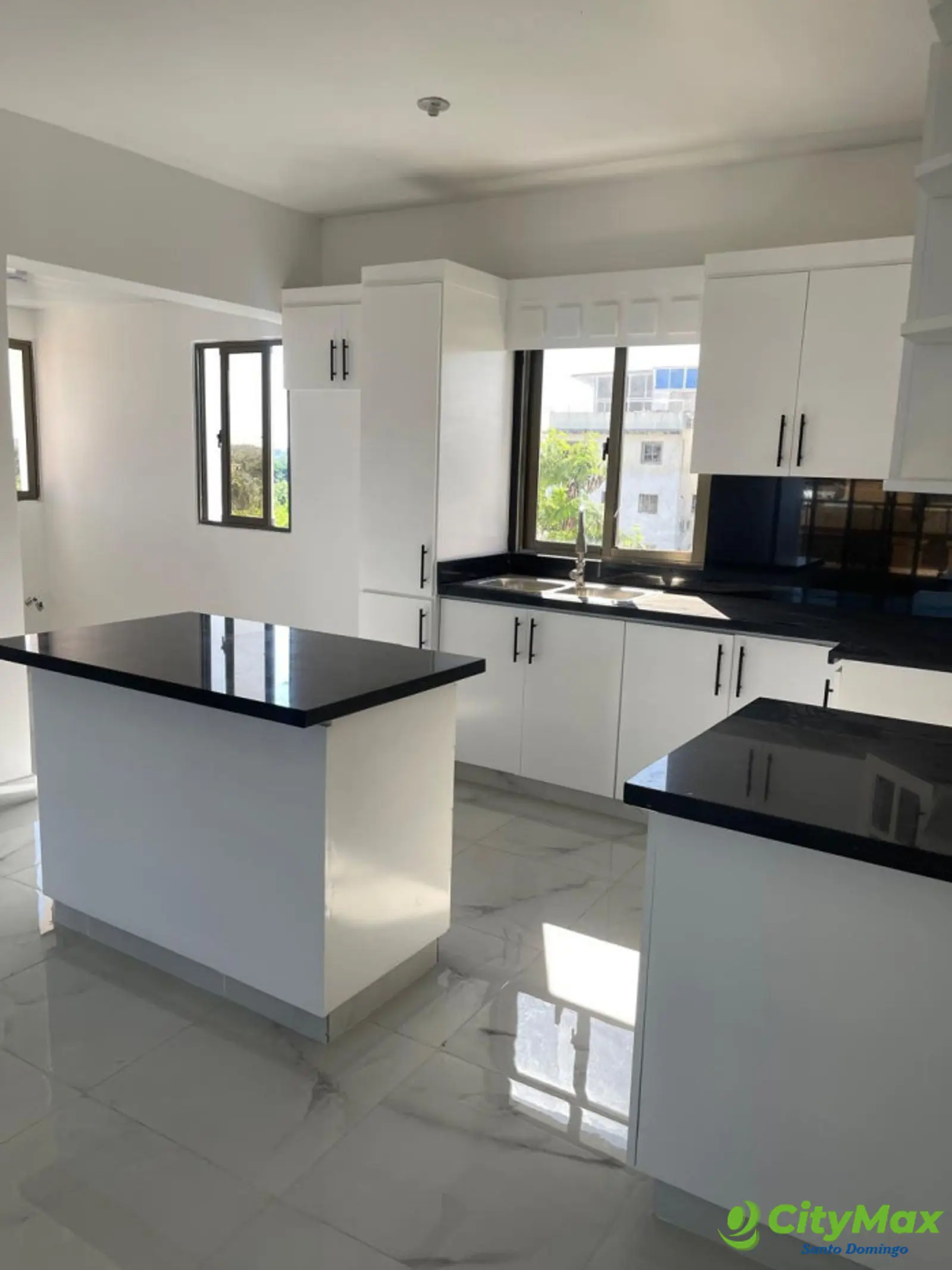Apartamento en Venta en la Jacobo Majluta  - foto 2