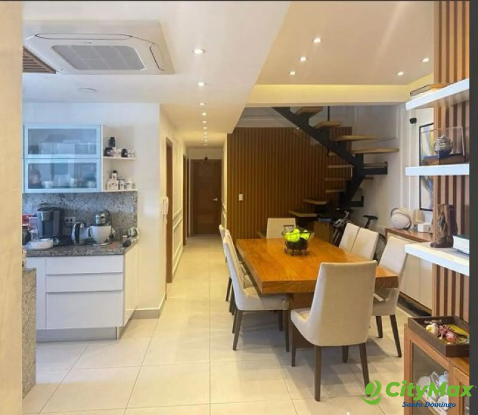 Penthouse en Venta de 2 Niveles en Urbanización Real - foto 8
