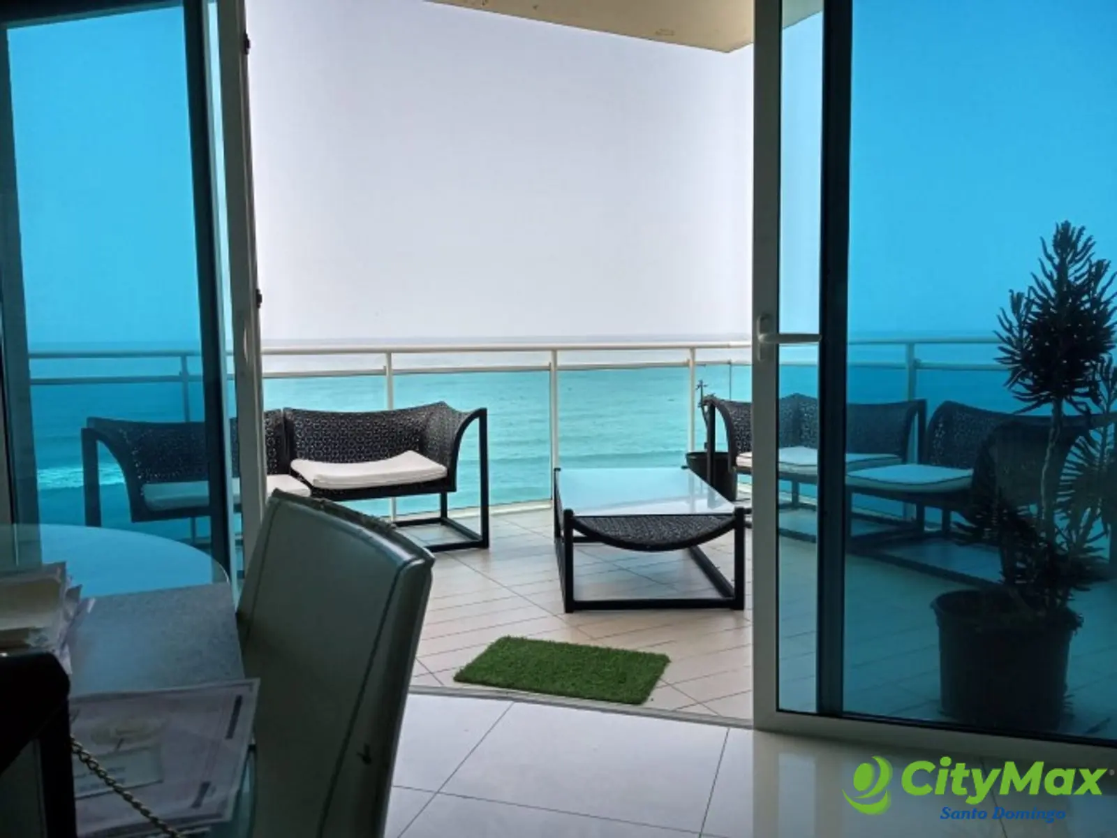  Apartamento en Venta  en el Malecón con Vista al Mar  - foto 2