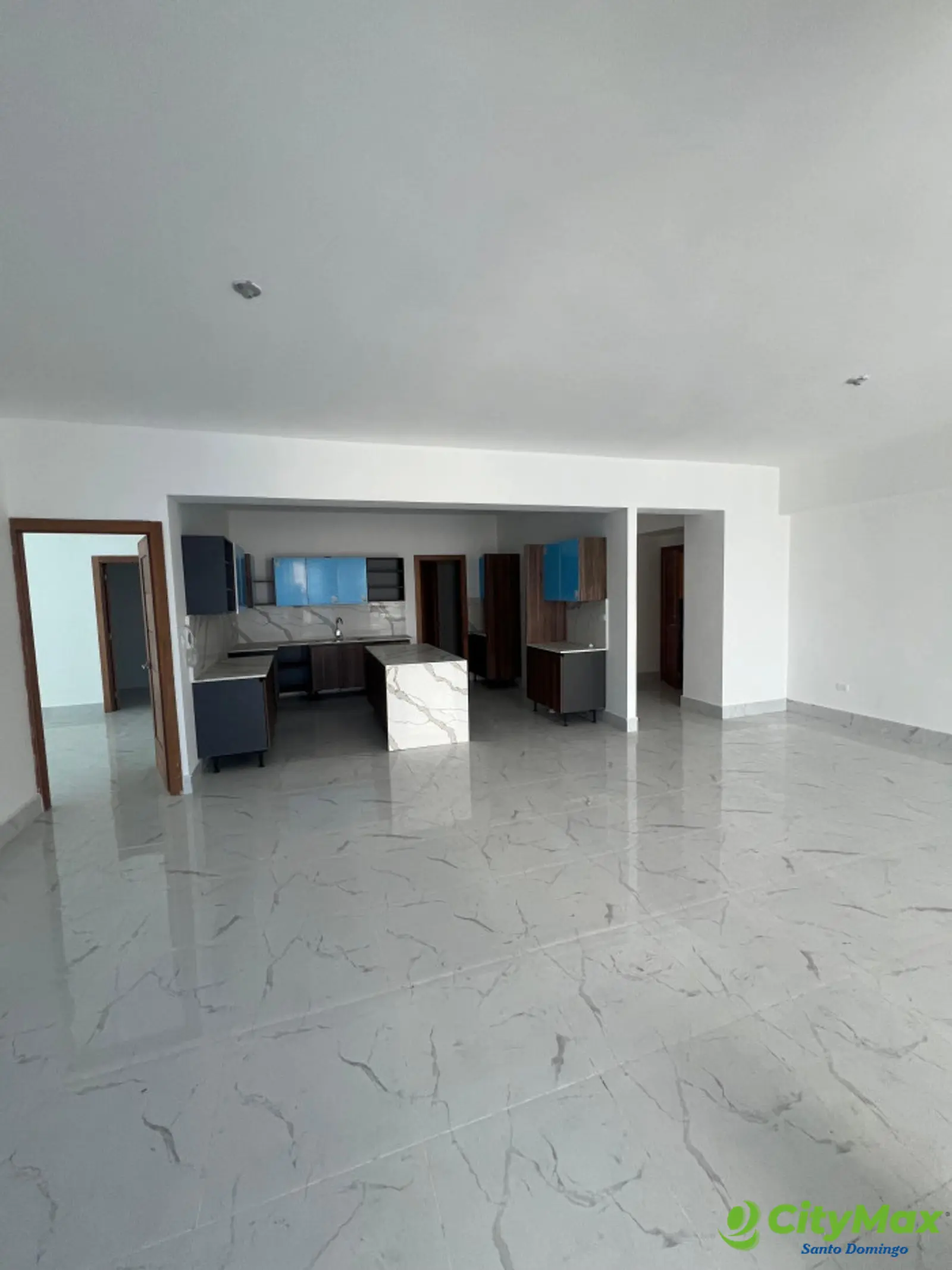 Apartamento en Venta en Bella Vista 3 parqueos - foto 5