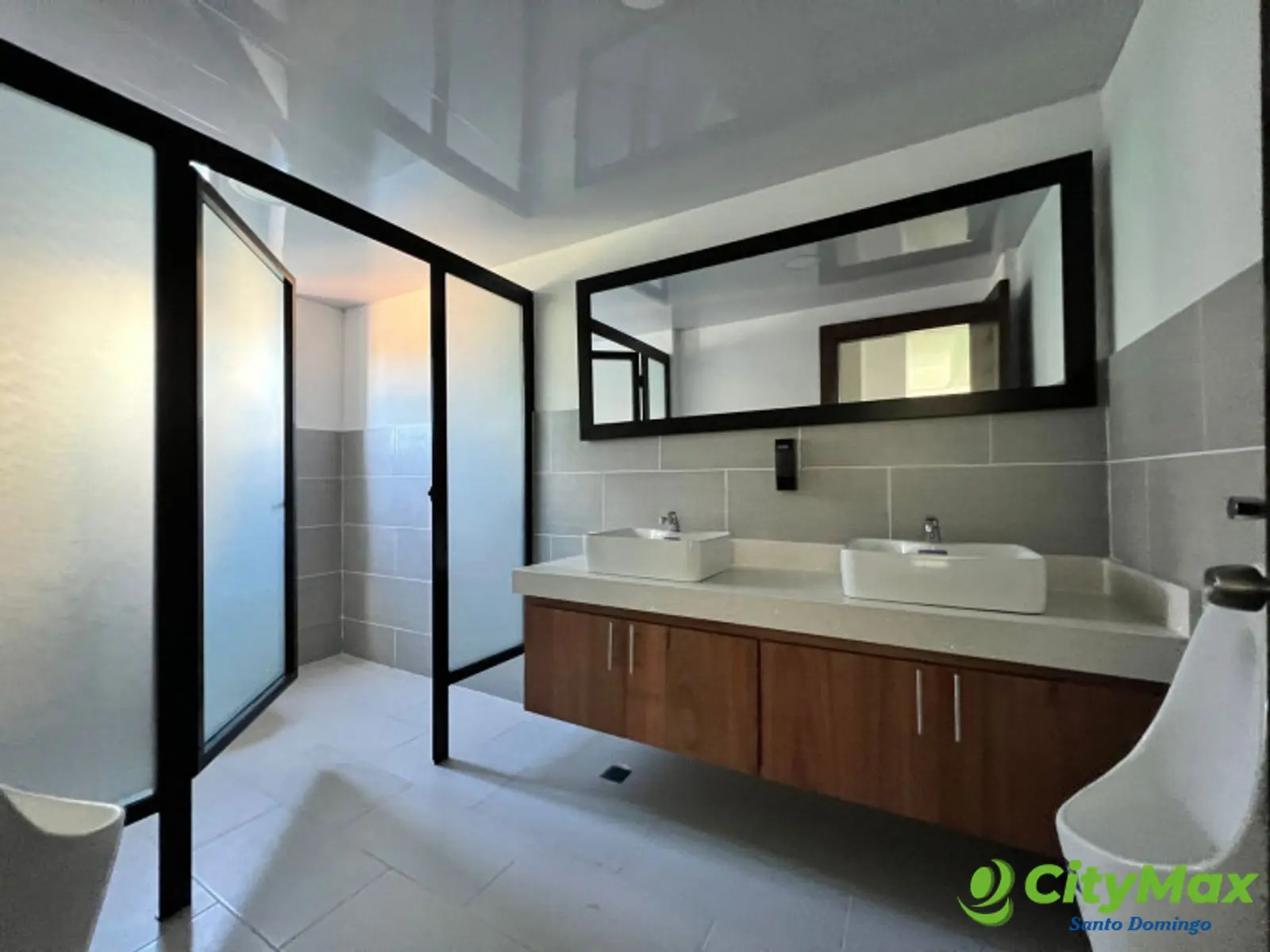 Locales Comercial en Alquiler y Venta, en Alma Rosa II. - foto 13