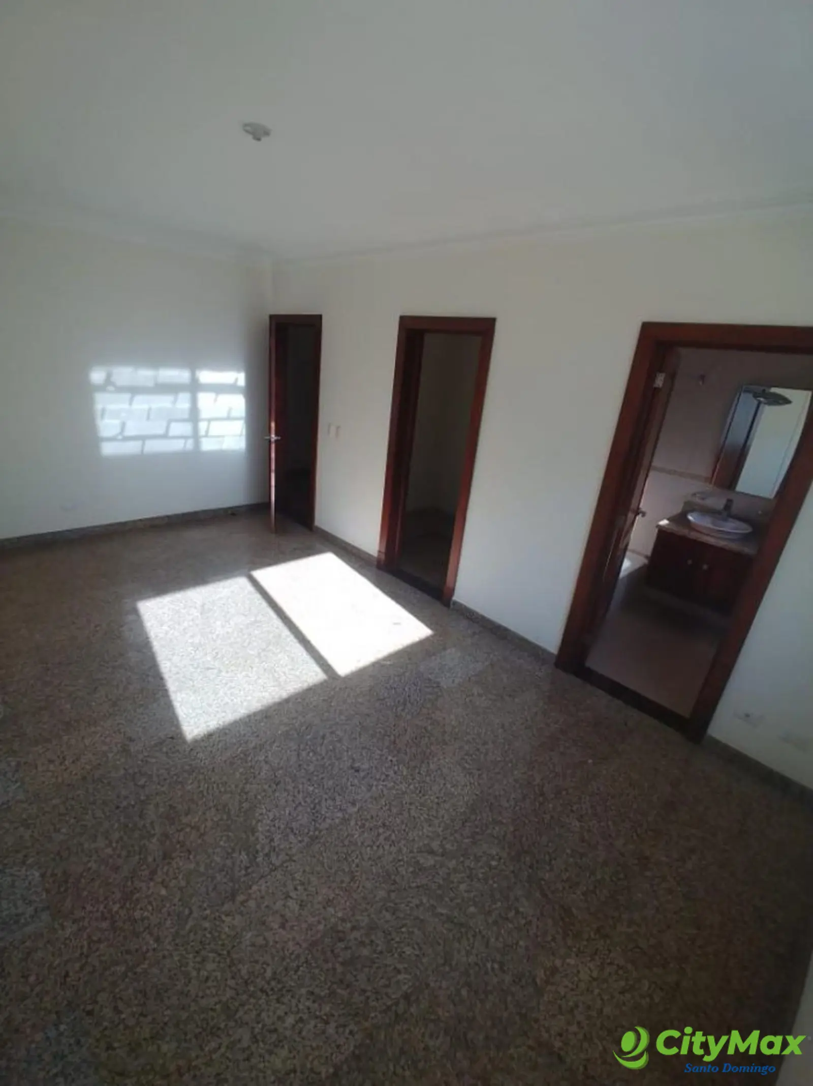 PENTHOUSE EN VENTA EN BELLA VISTA LISTO PARA VIVIR - foto 18