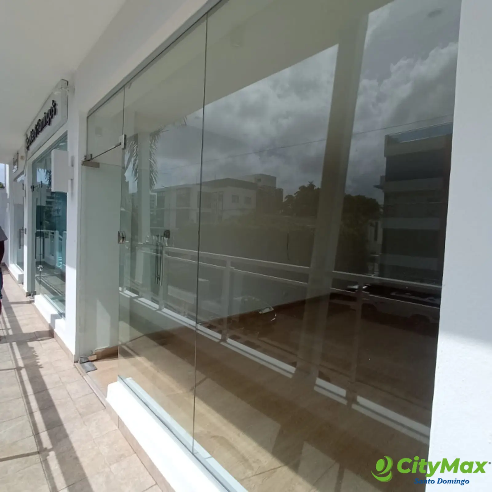 Local Comercial en Alquiler en el Julieta 2do nivel - foto 3