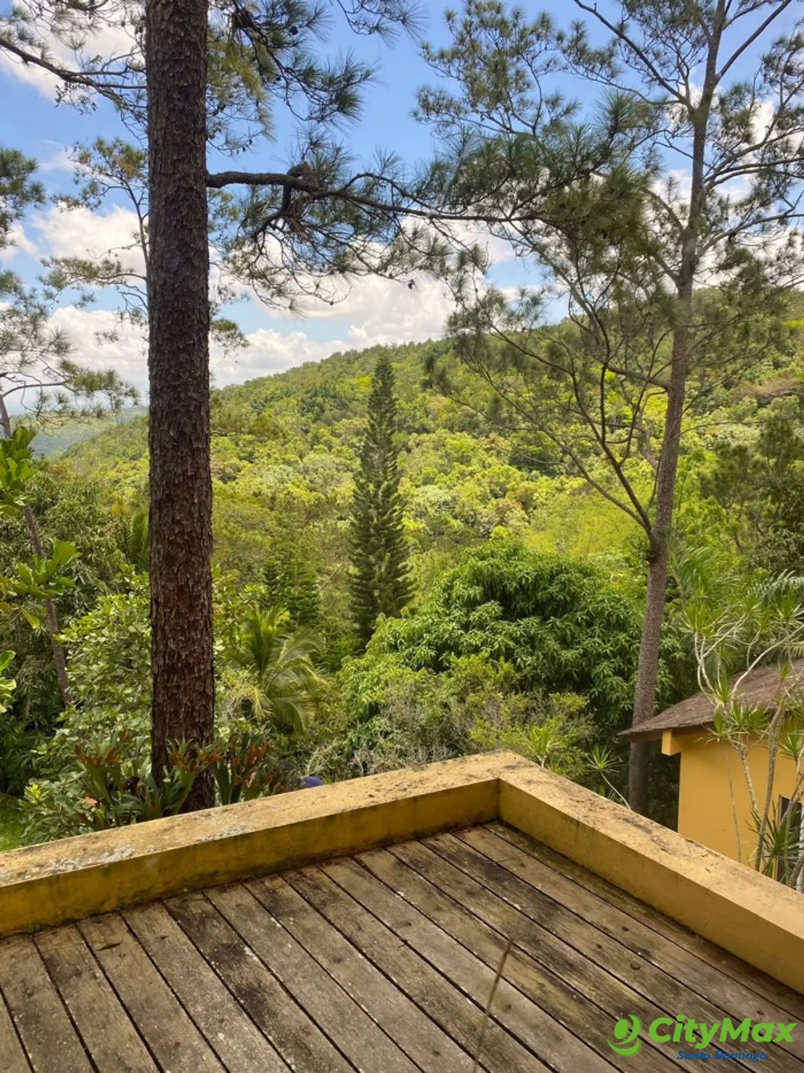 Villa en Venta en Los Alpes Jarabacoa  - Medio balcón