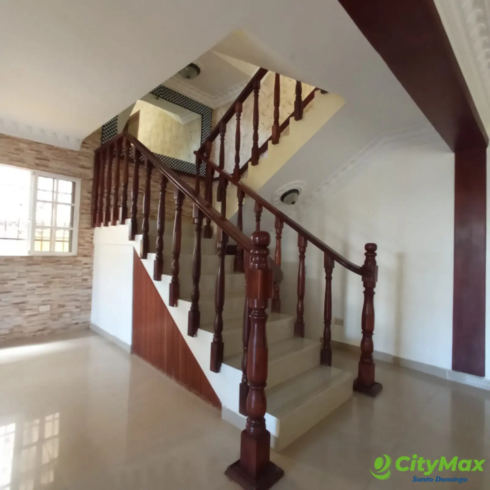 Casa en venta de 3 niveles en la Zona Oriental, S.D.E. - foto 6