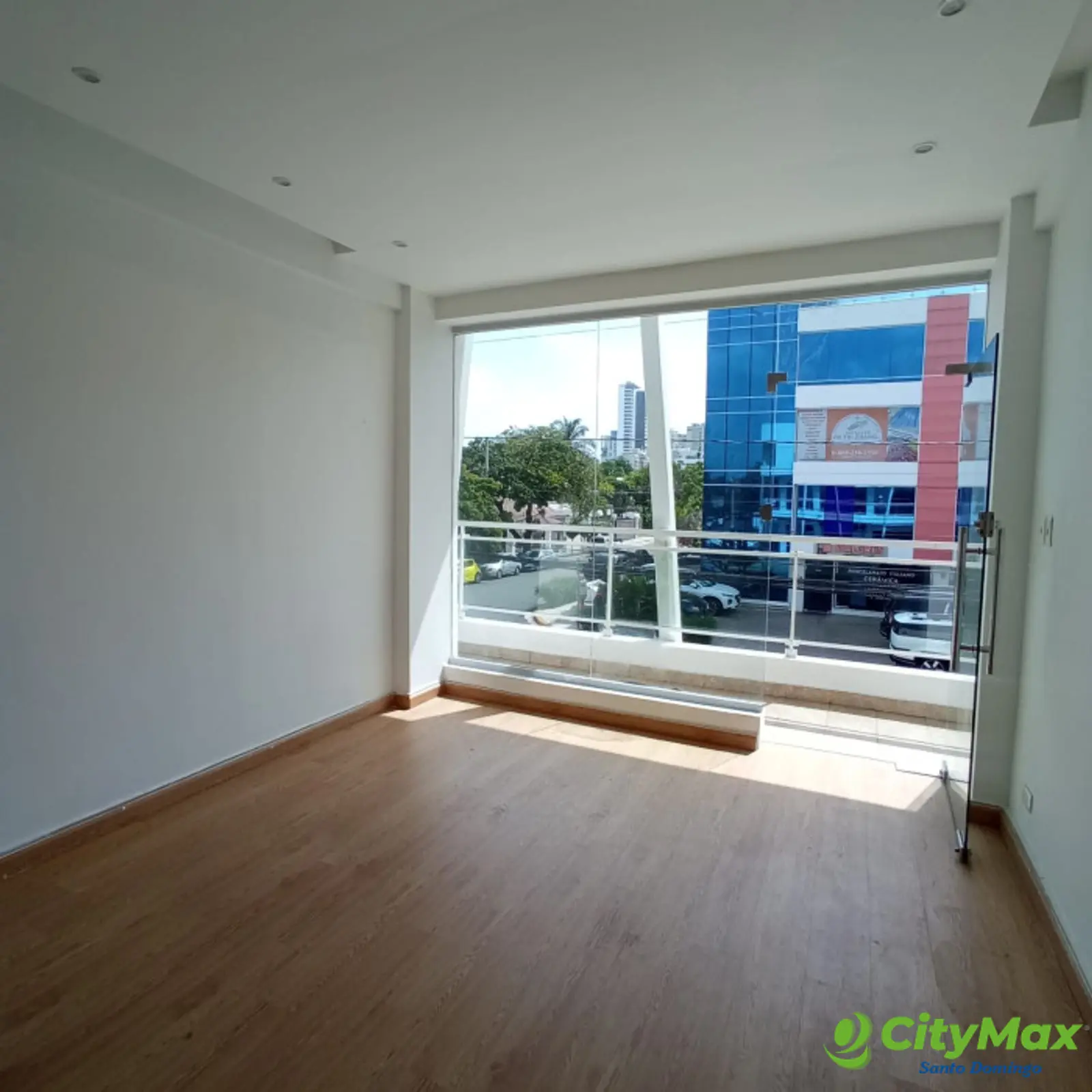 Local Comercial en Alquiler en el Julieta 2do nivel - foto 5