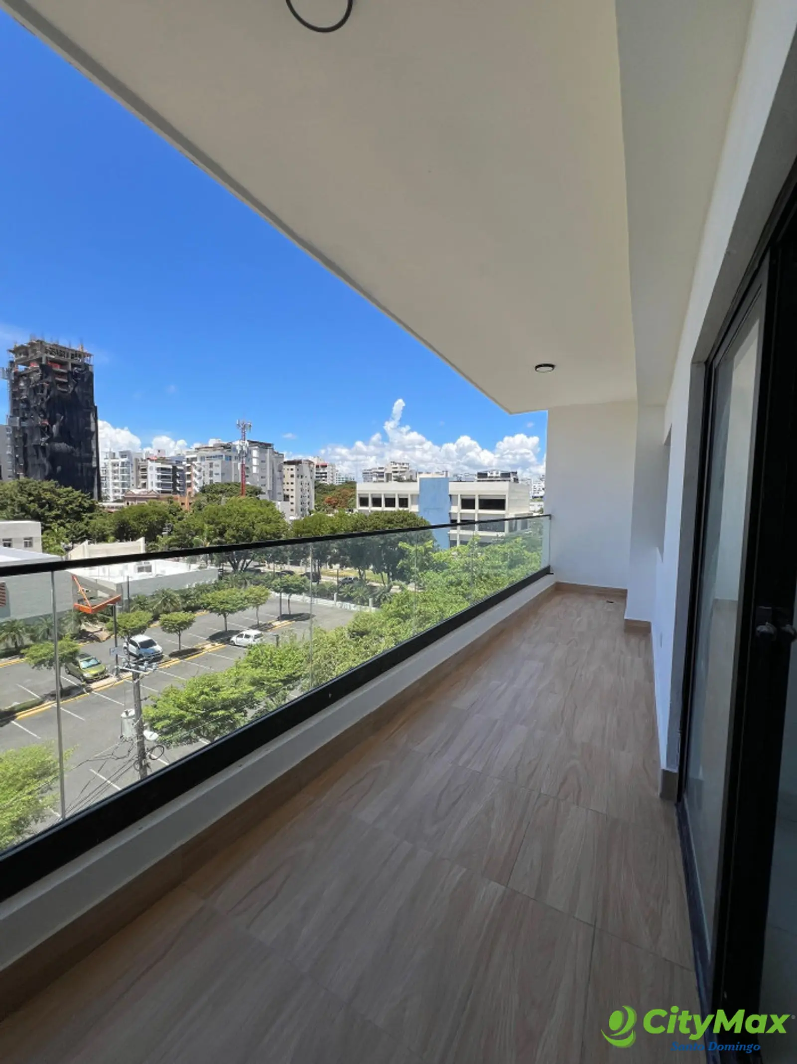 Apartamento venta en La Julia con Balcon Tipo Terraza - foto 3