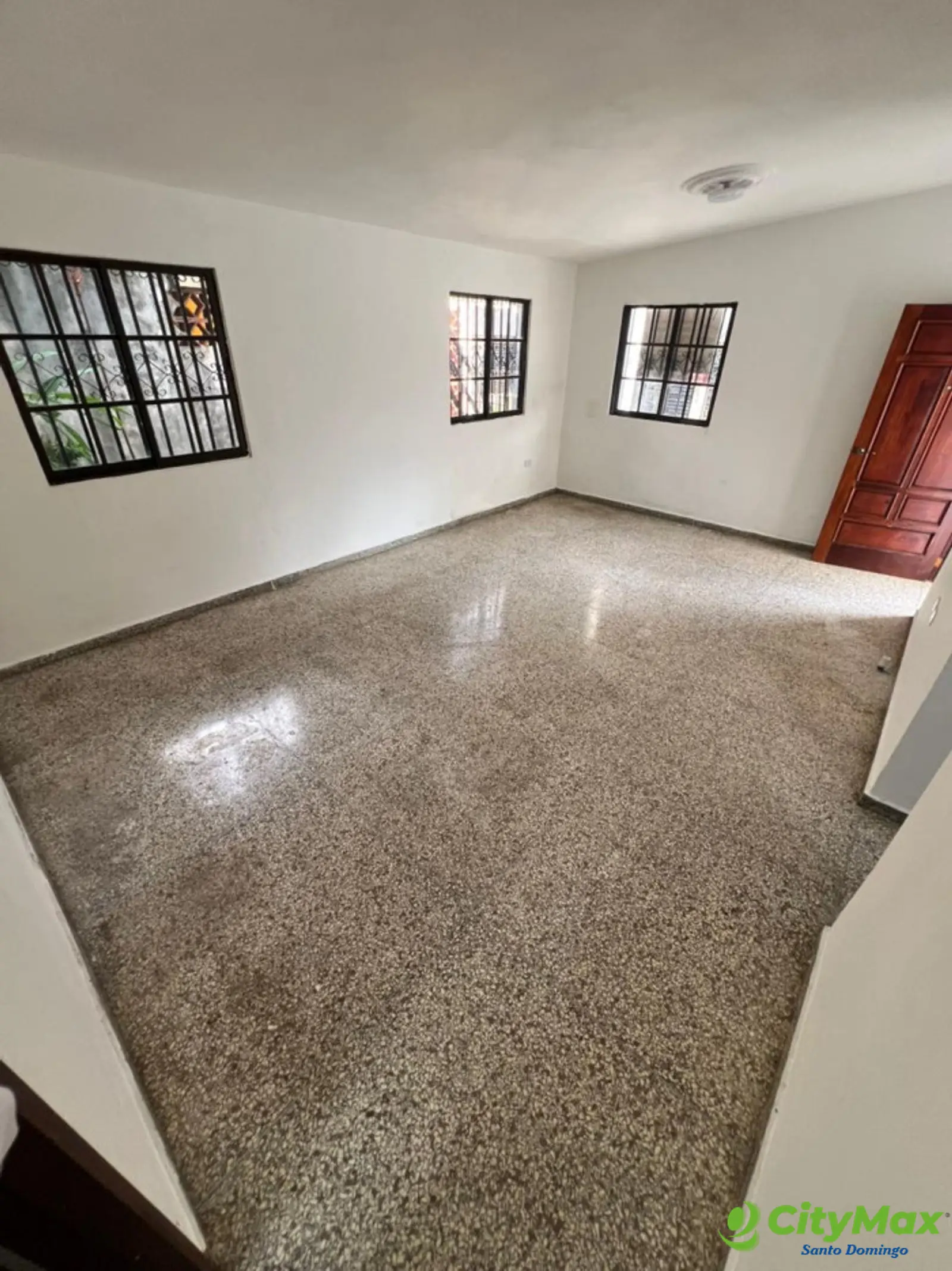 En Alquiler Local Comercial de 325 Mt2 en Mirador Sur - foto 9