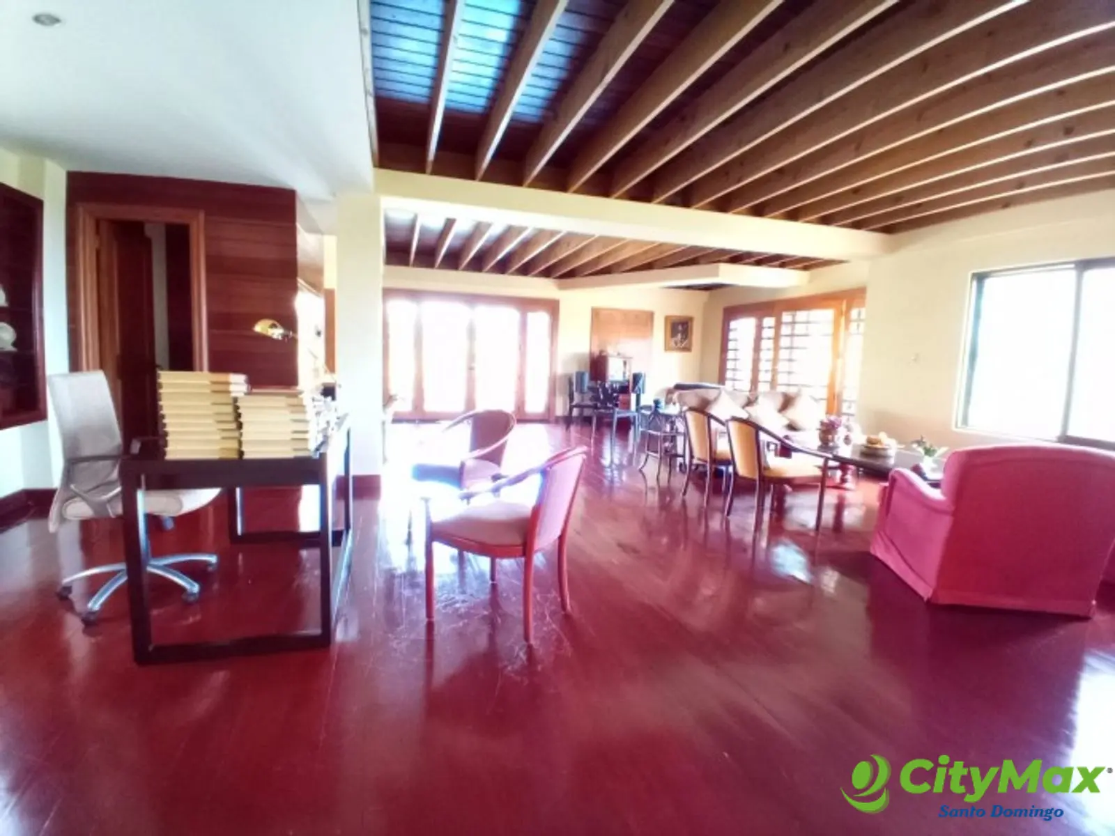Villa en Venta en Los Alpes Jarabacoa  - Sala y espacio de oficina