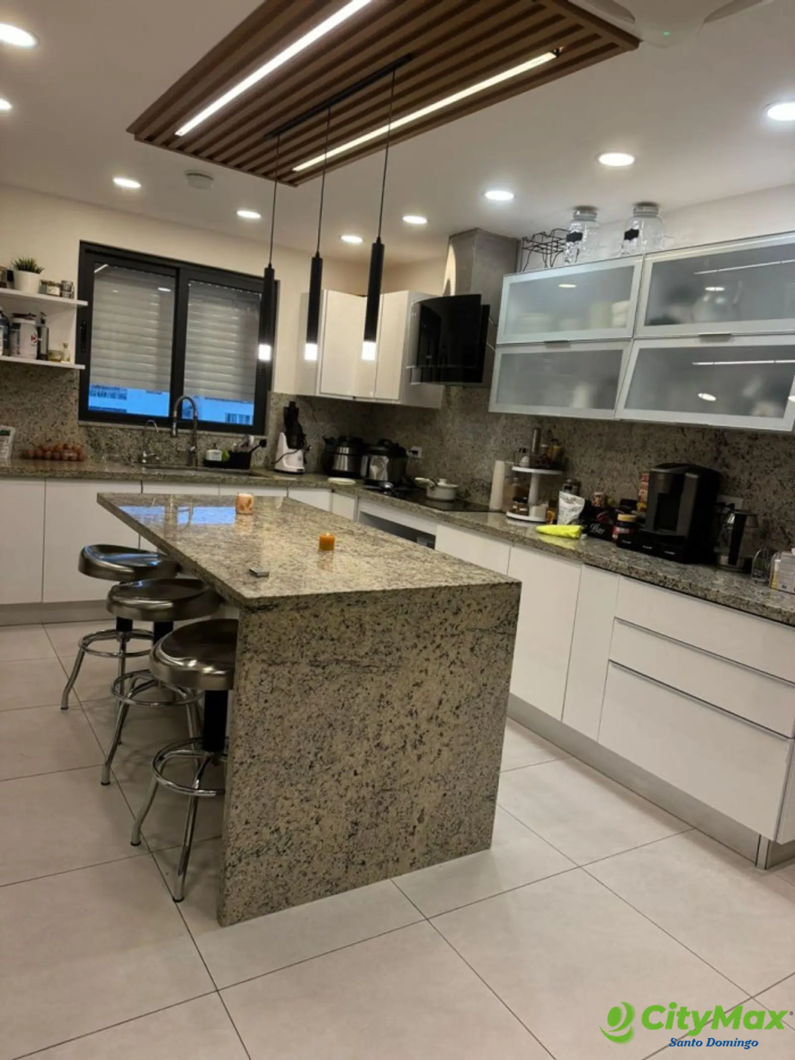 Penthouse en Venta de 2 Niveles en Urbanización Real - foto 4